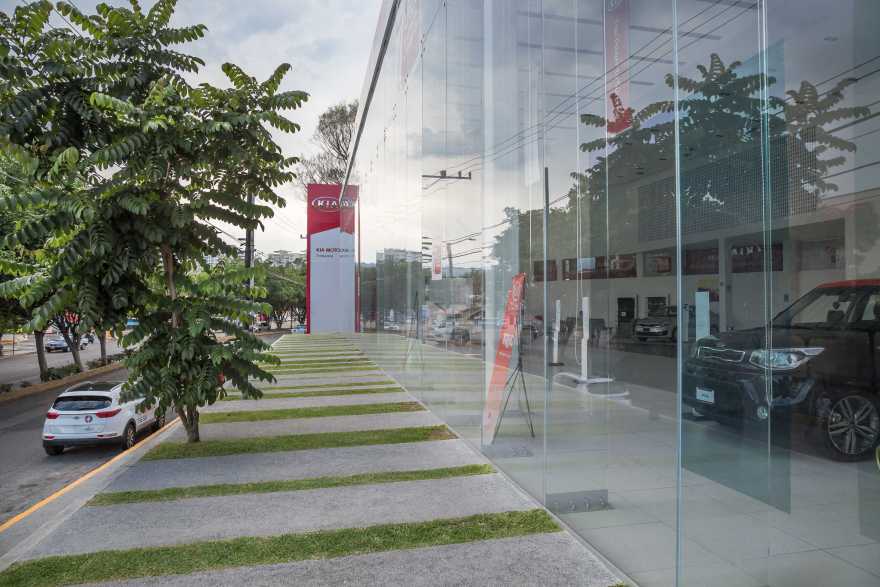 KIA Cuernavaca 商业展示厅-4
