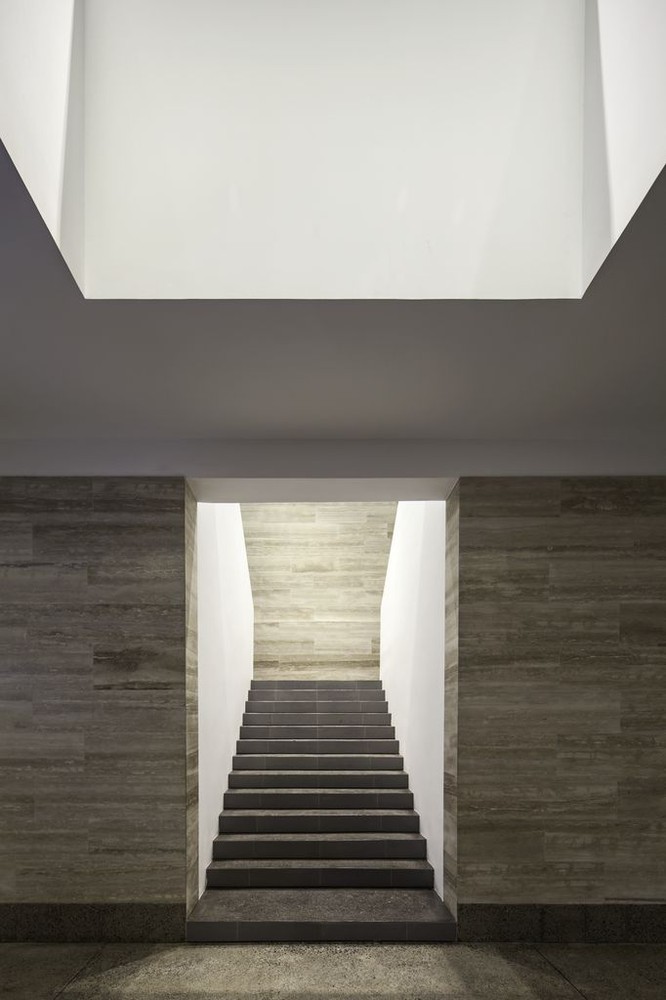 释放建筑潜能,打造高效现代办公空间-35