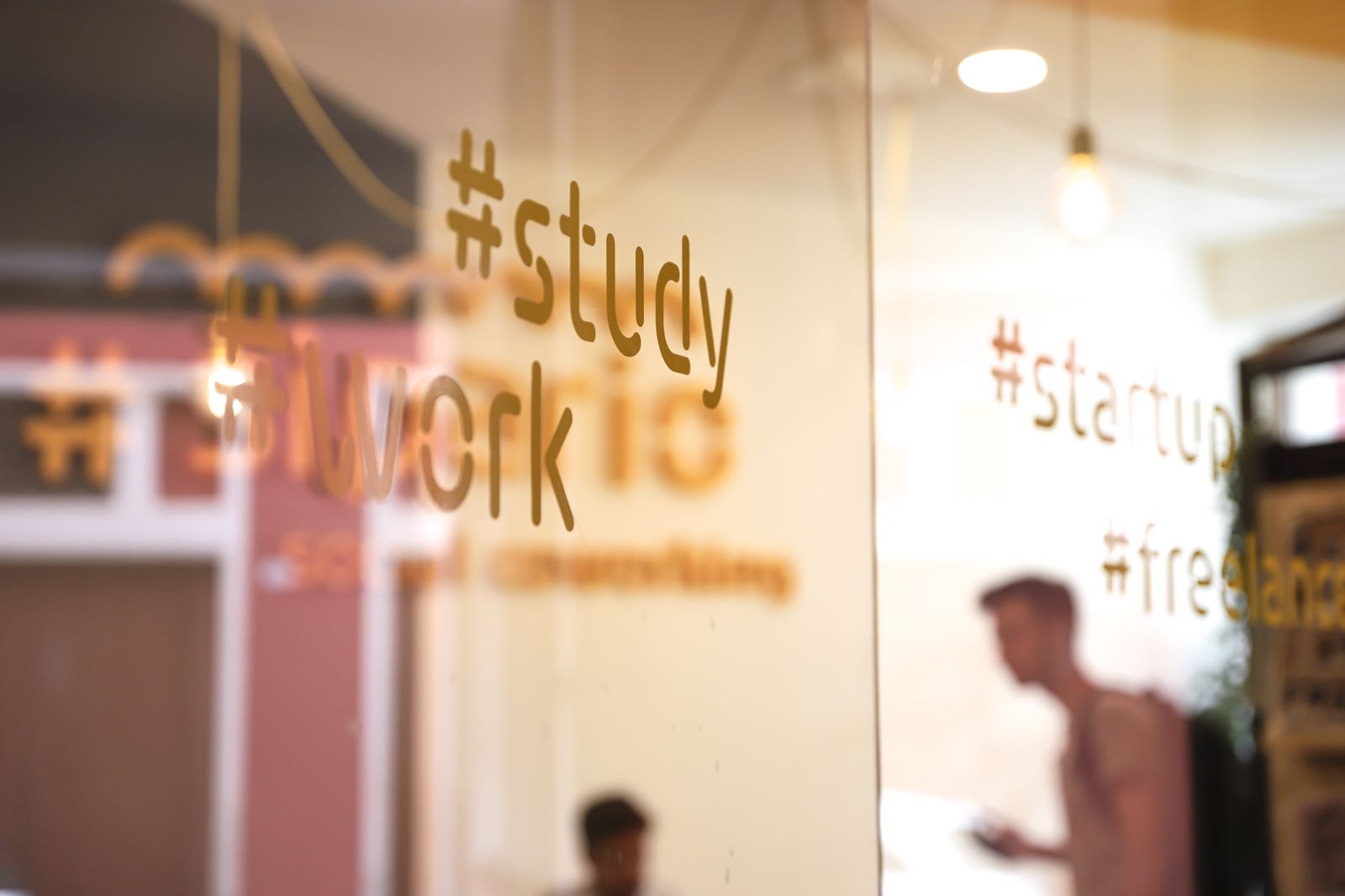 共享办公空间"Sipario"的室内设计魅力-12