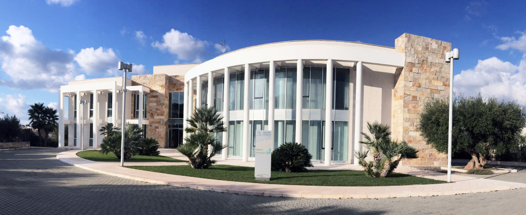 环保理念融入建筑，传统风格与现代设计结合的办公中心-5