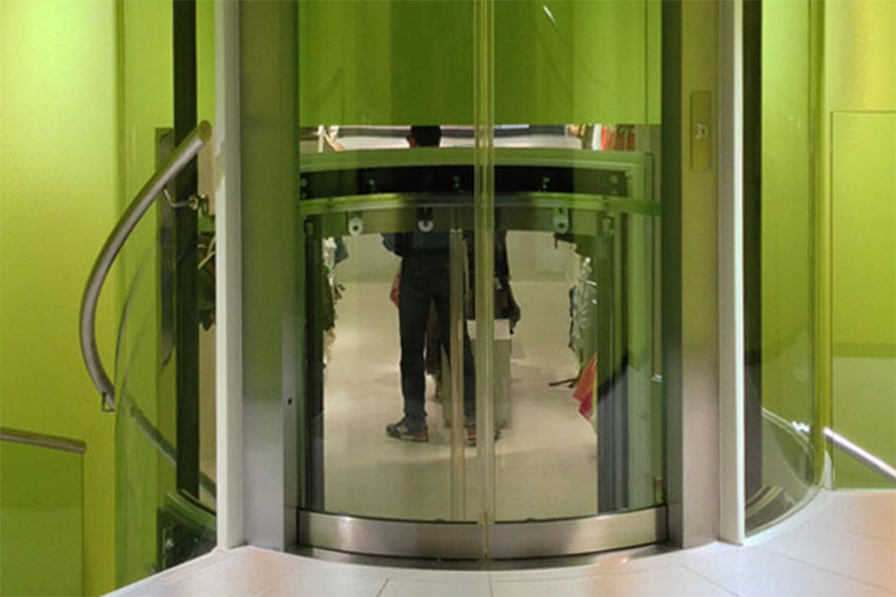 光与空间的和谐奏鸣 | Bershka 门店室内设计-2