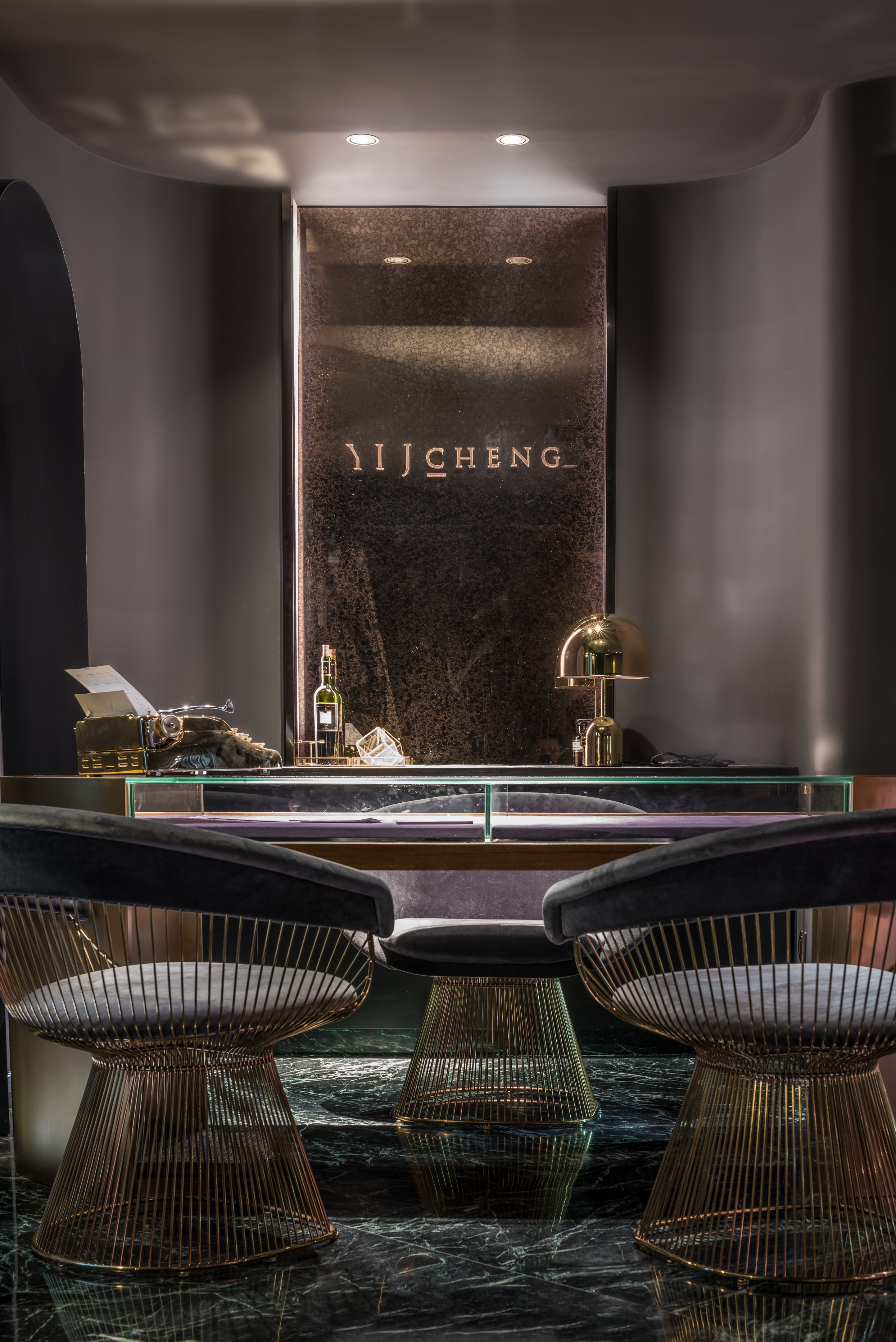 心灵之窗 | 郑一珠宝展示空间-7