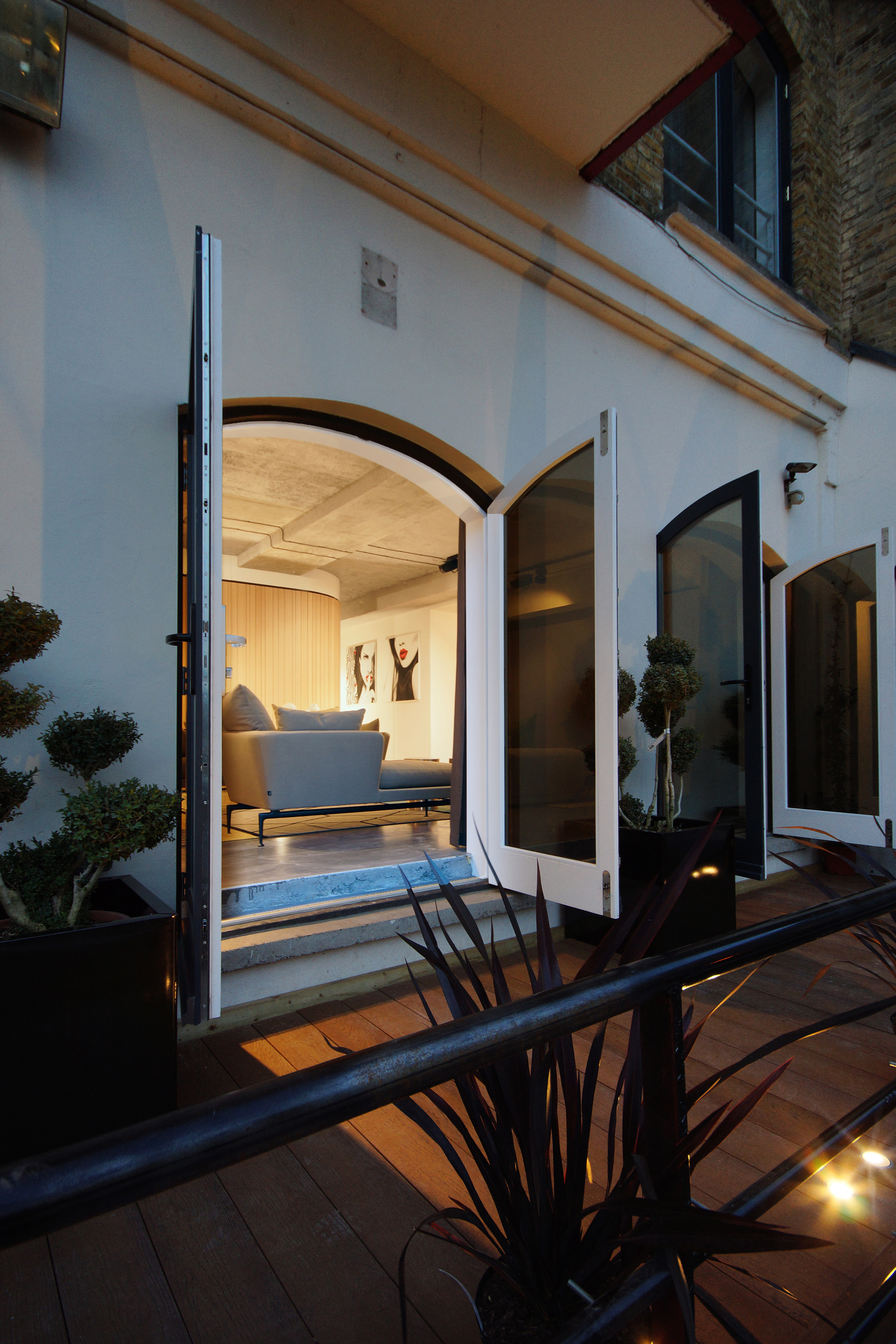 伦敦名流聚集地，工业风奢华公寓-18