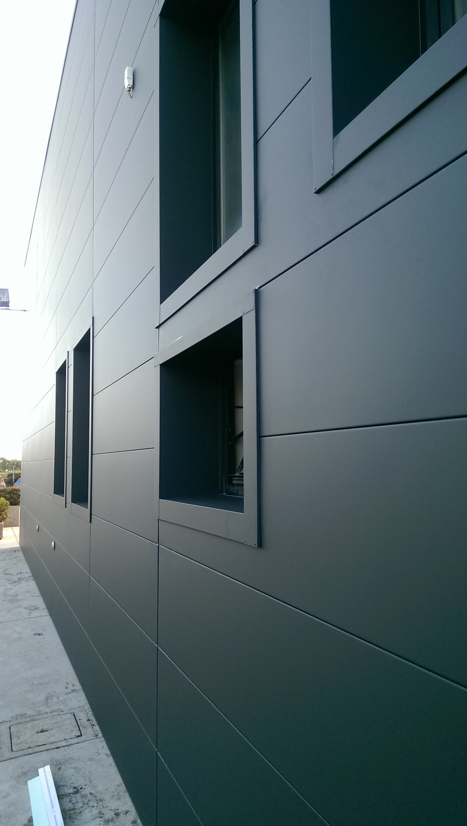 2016 年完成的面砖通风办公楼翻新-10