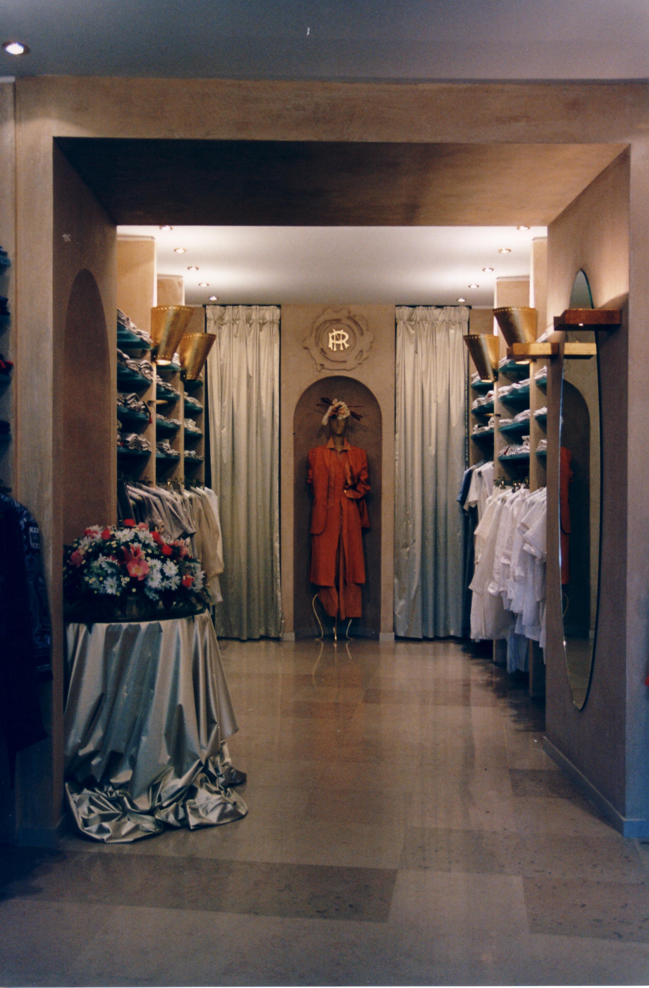 巴黎时尚品牌旗舰店设计-5