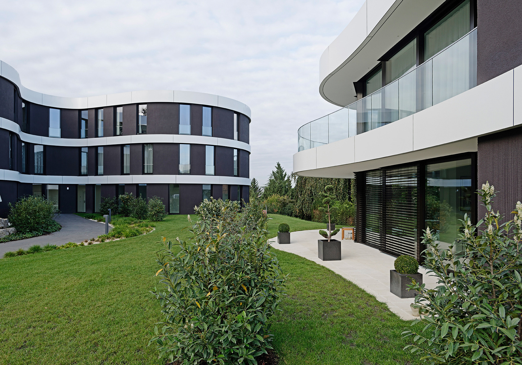 德国斯图加特北部复合式住宅摄影-2