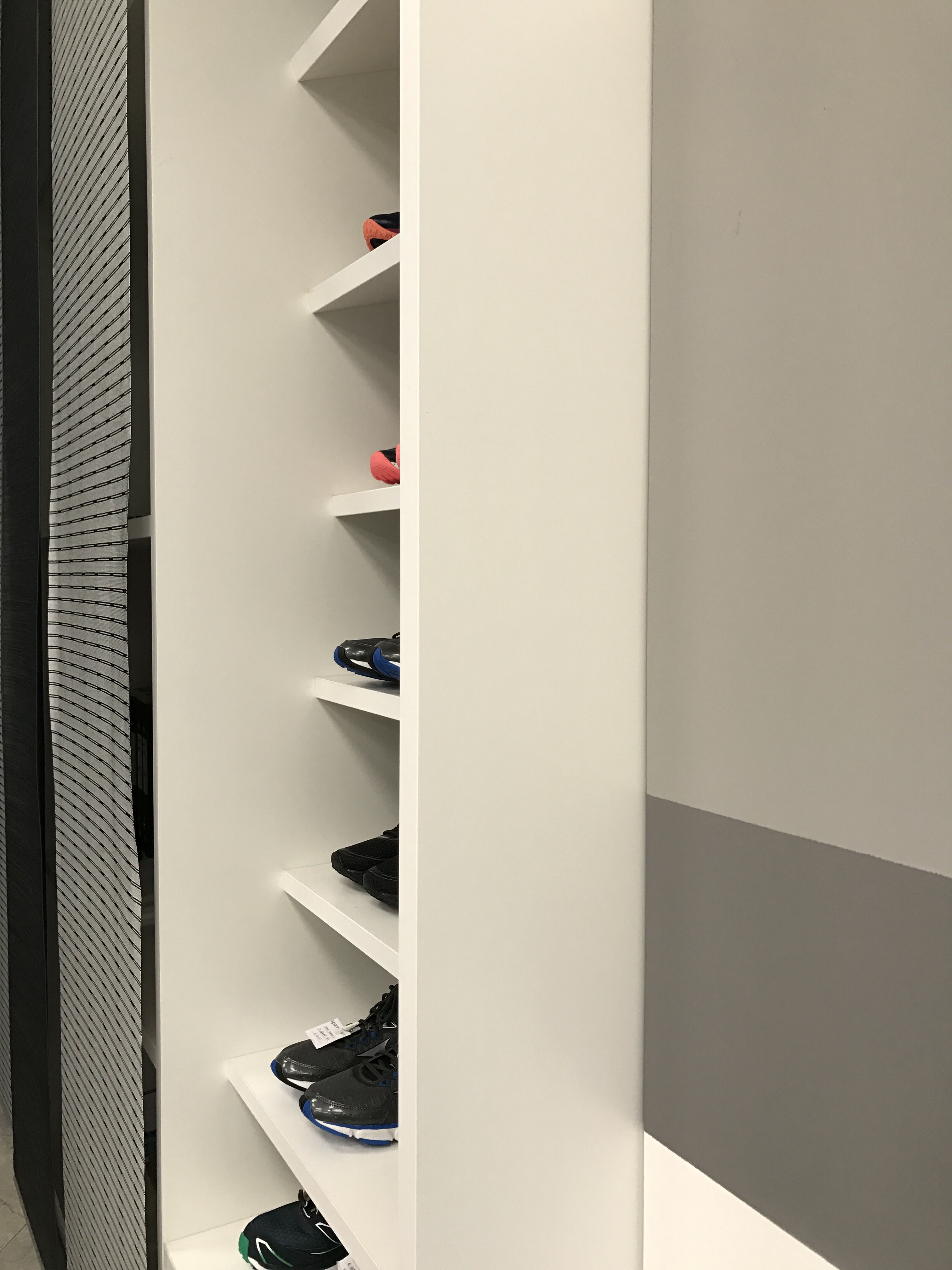 运动鞋专卖店设计-5