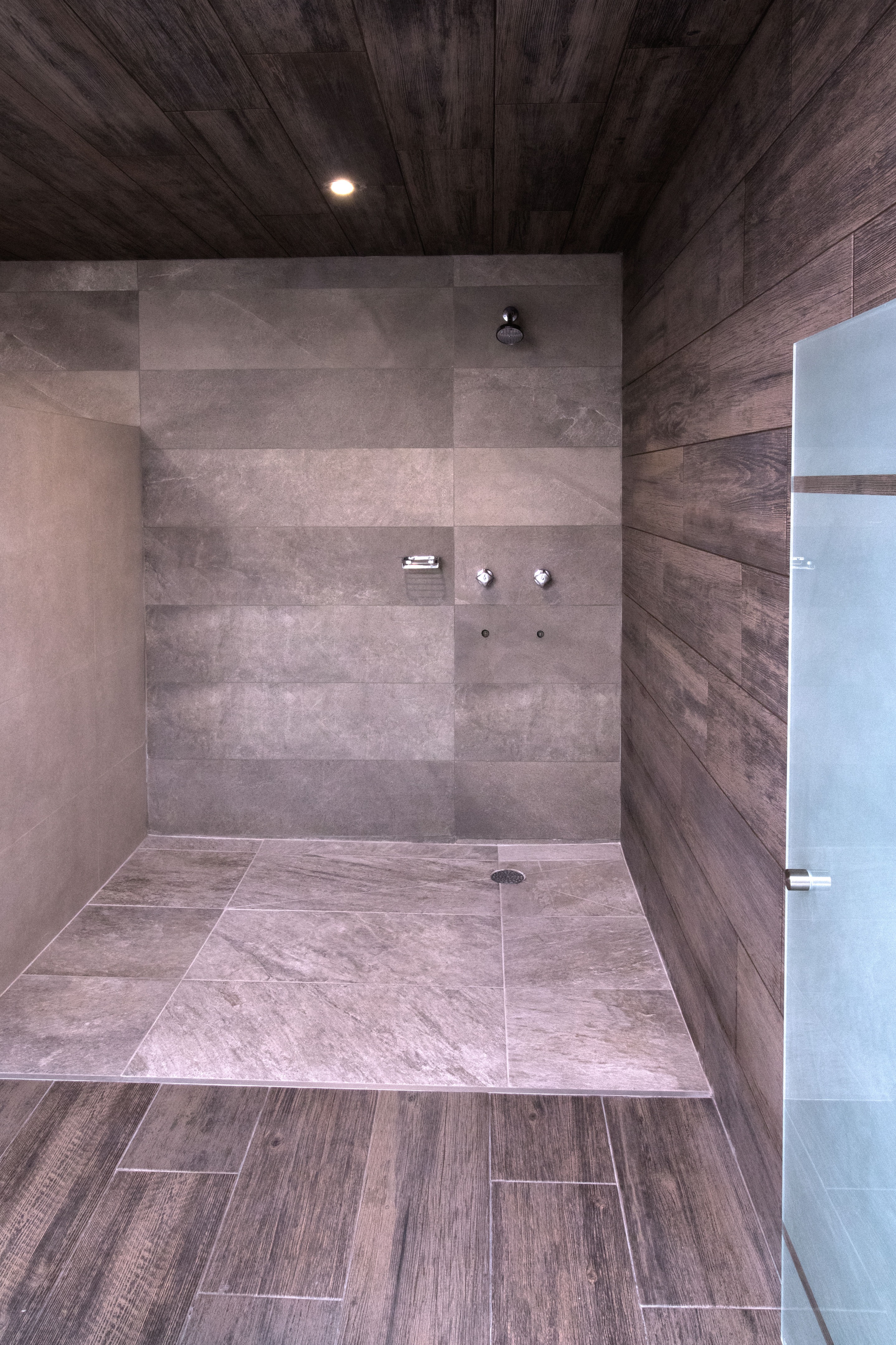 墨西哥乡村俱乐部拉斯·乌尔塔斯浴室和更衣室翻新-8