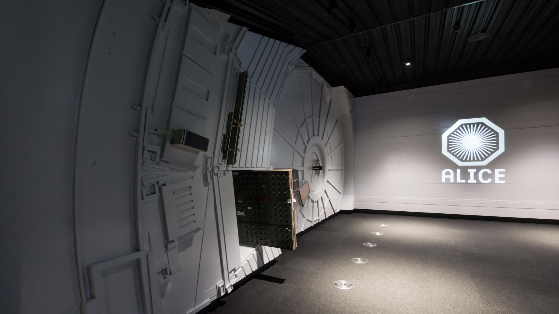 穿越宇宙之旅 · CERN ALICE 信息点展览设计-16