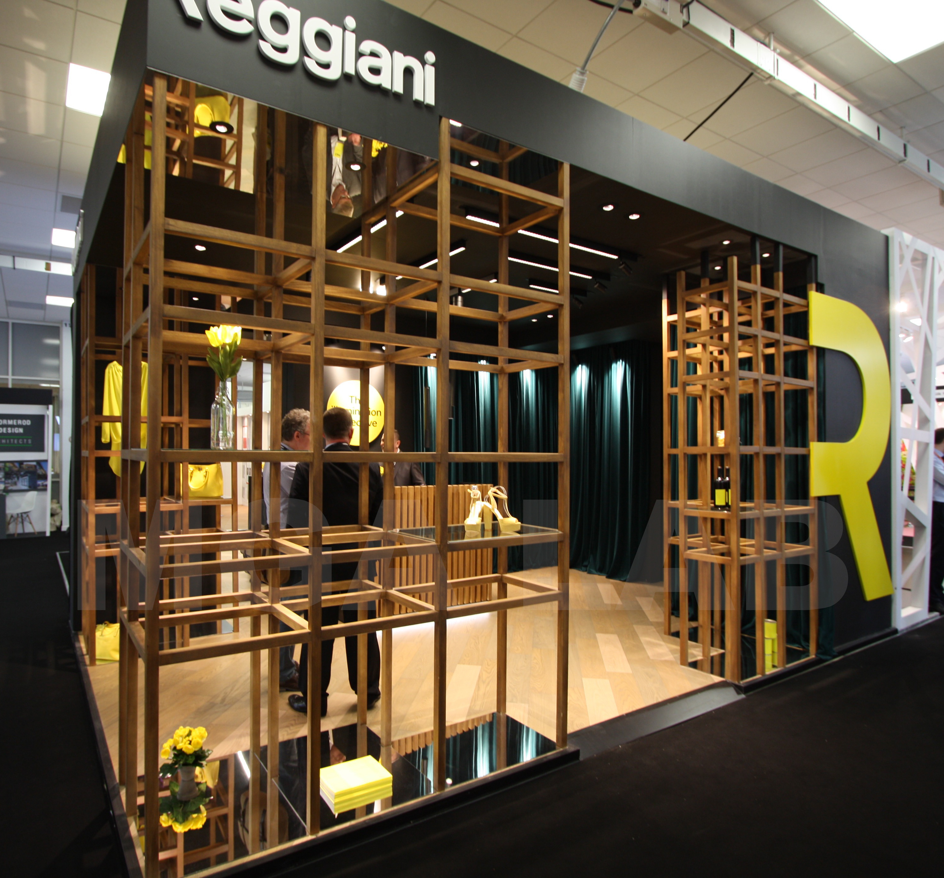 2016 年雷贾尼照明展台设计-3