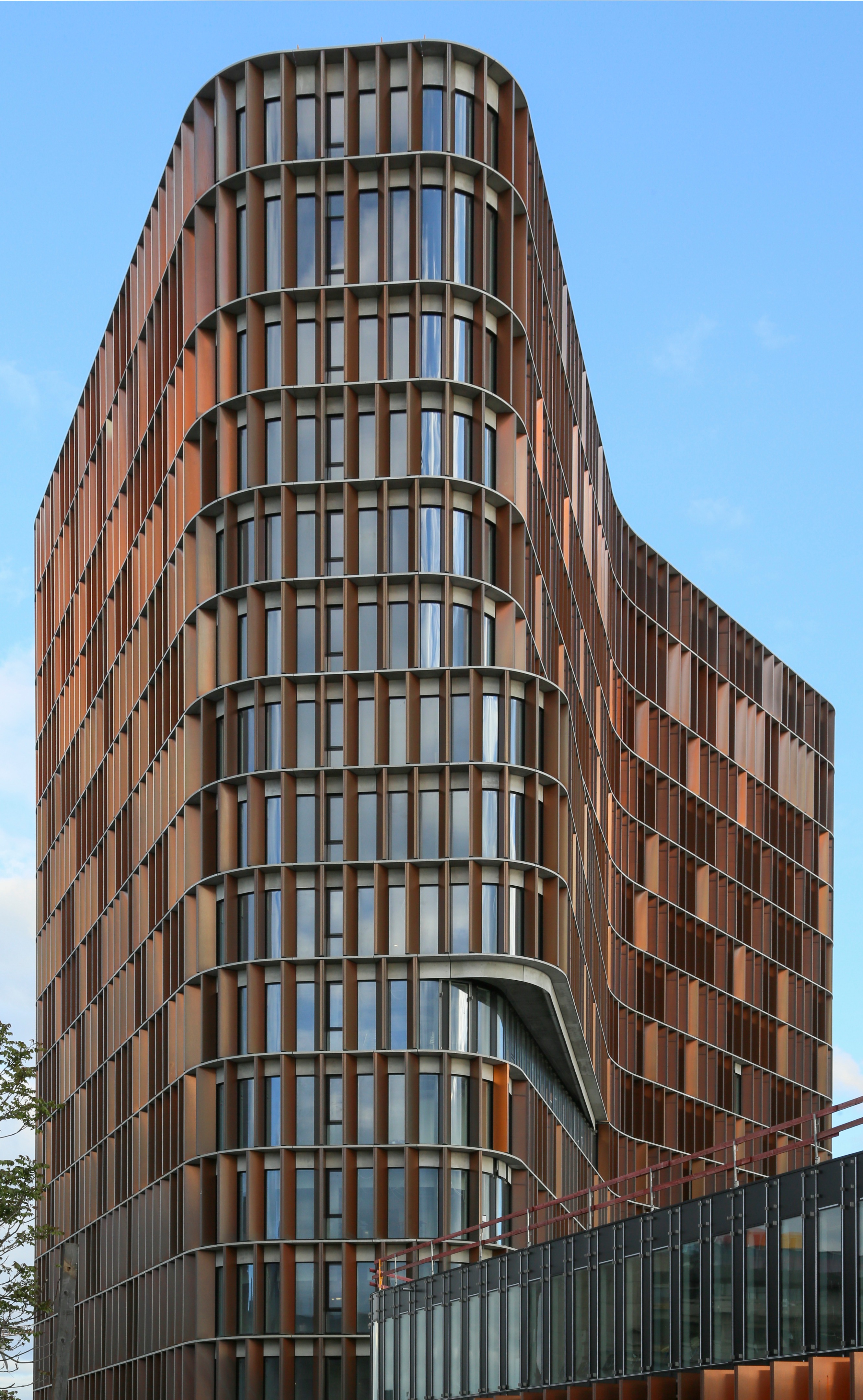 哥本哈根 Maersk Tower · 绿色有机校园设计-4