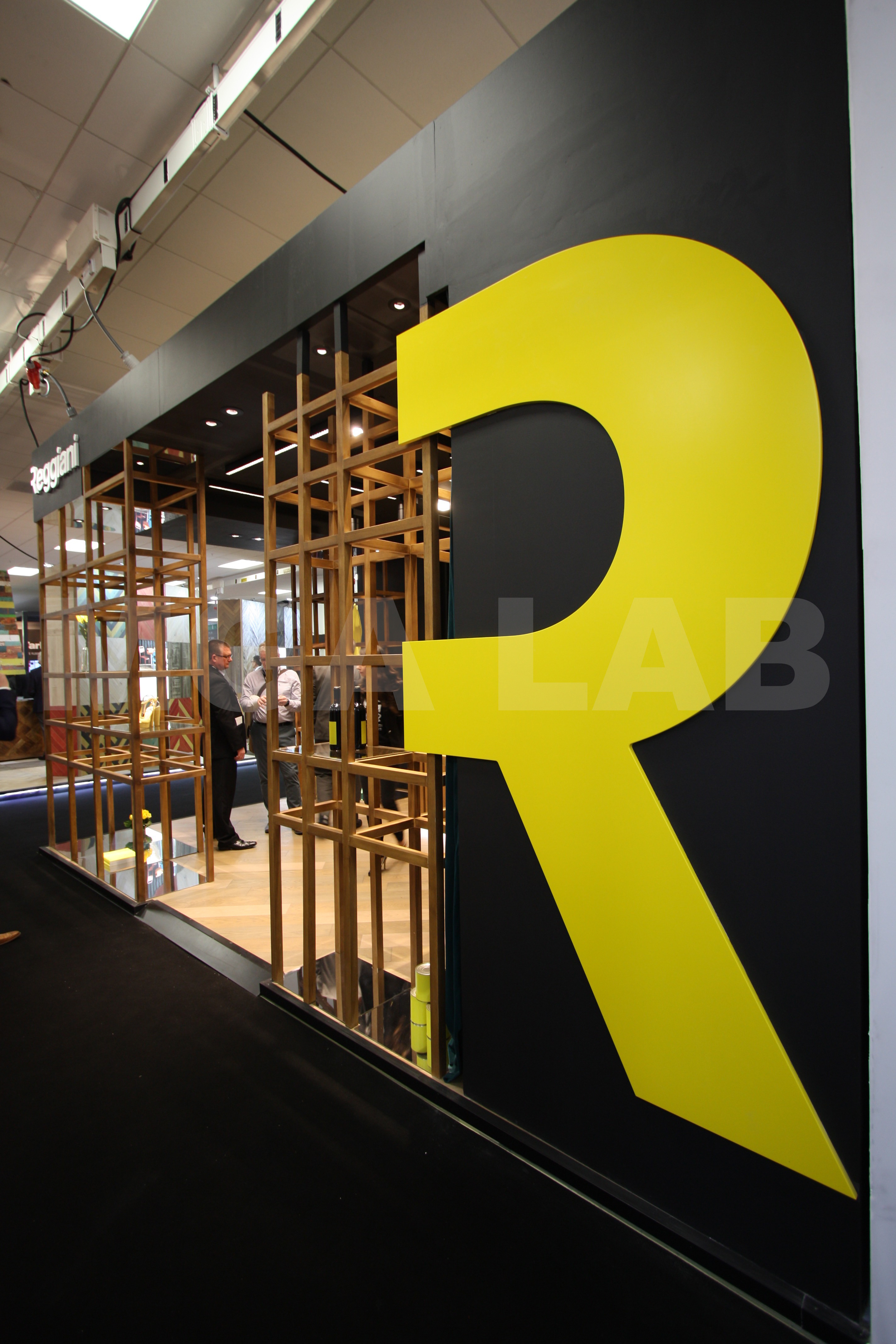 2016 年雷贾尼照明展台设计-9