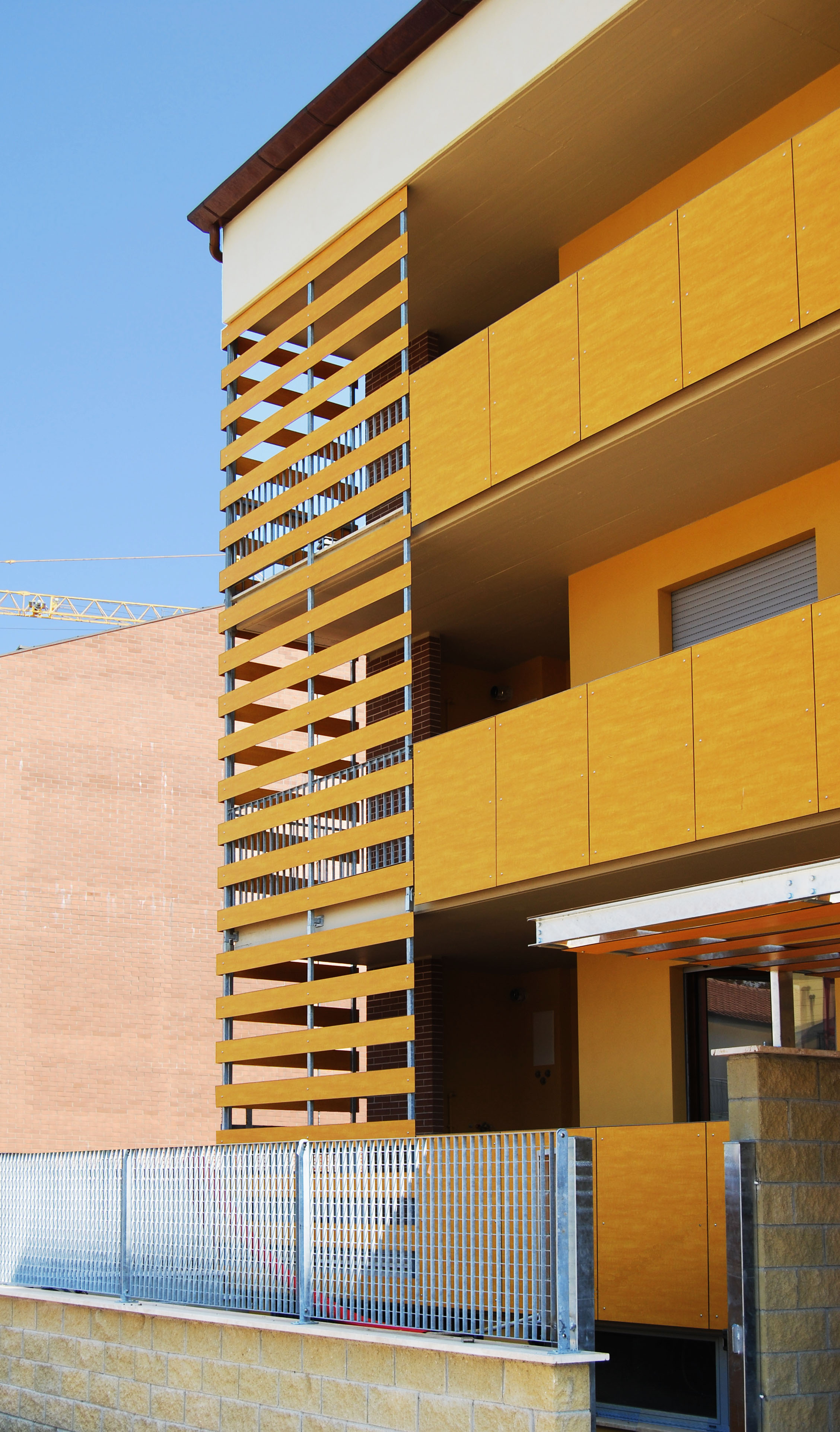 创新材料与节能设计的多家庭住宅-5