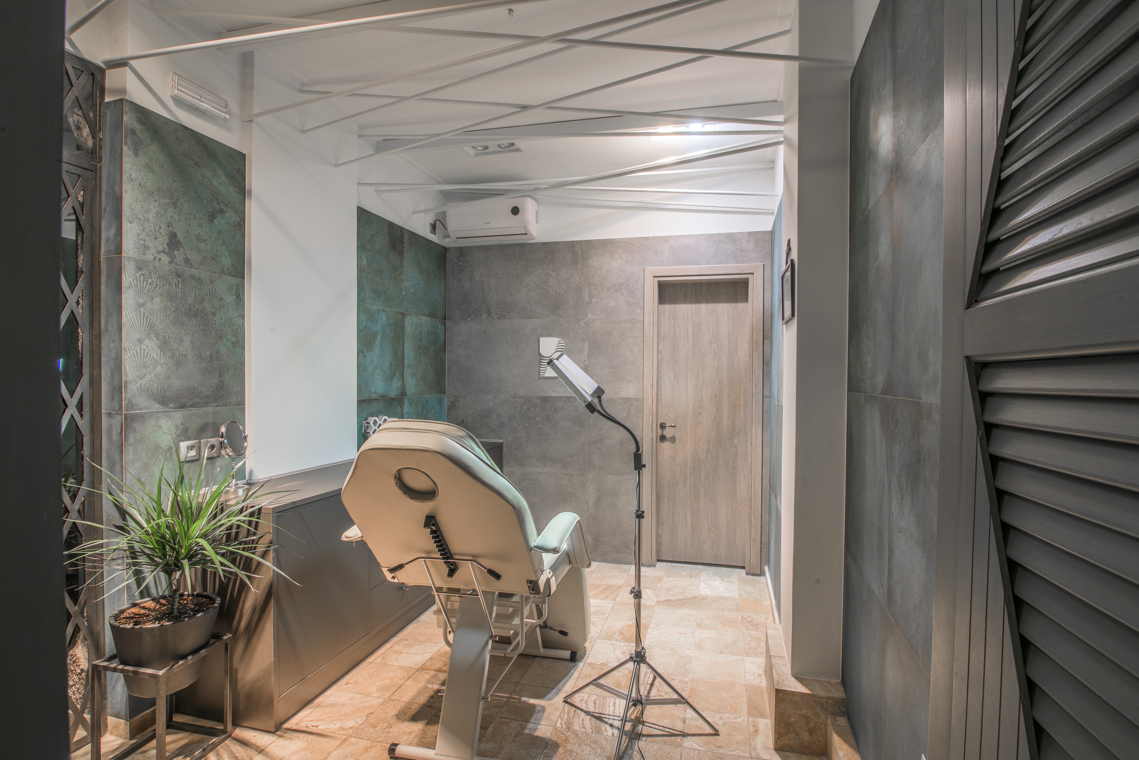 2016 年完成的 BROW(D)WAY 医院室内设计案例-1