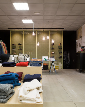 2012 年完成的 Reixa Matrioska 商店改革