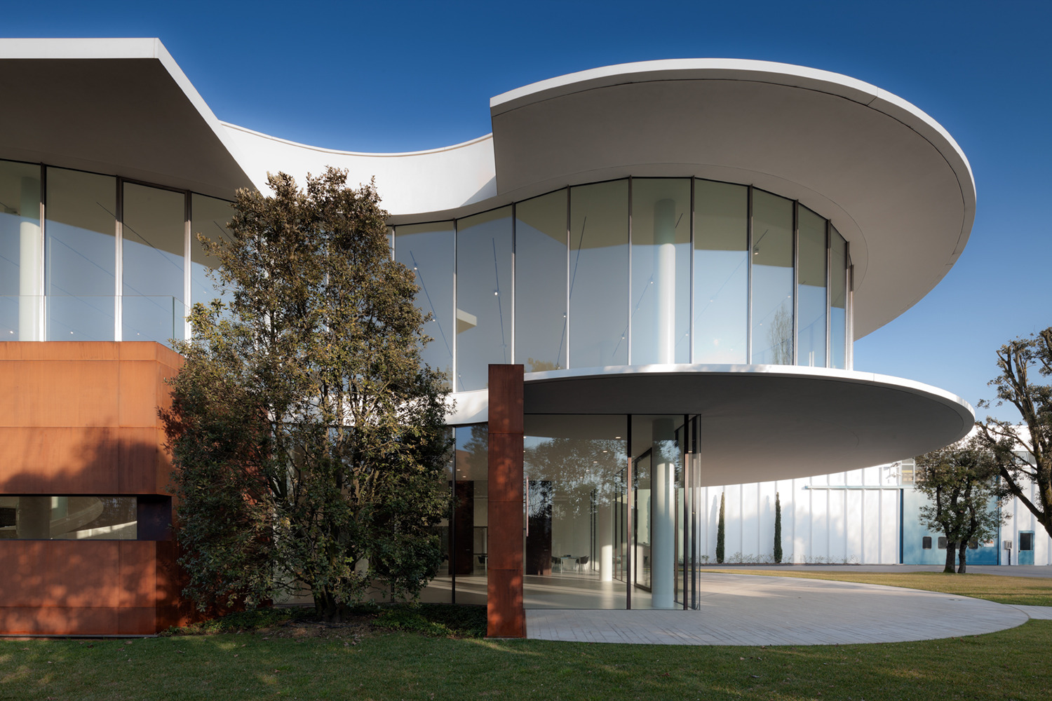 意式风格的 Secco Sistemi 总部办公空间设计-6