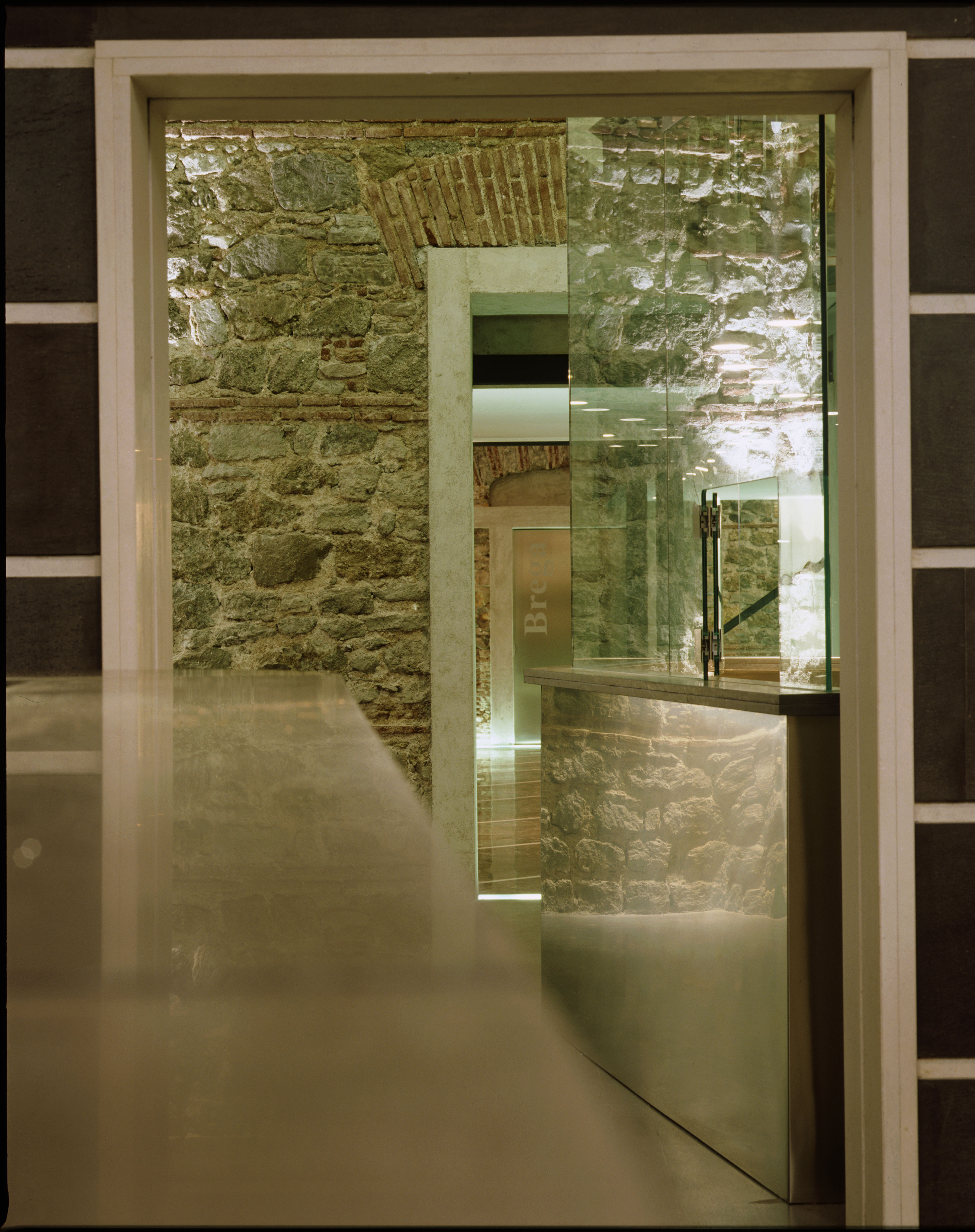 意大利百年建筑中的 Gelateria a Frascati 改造设计-21