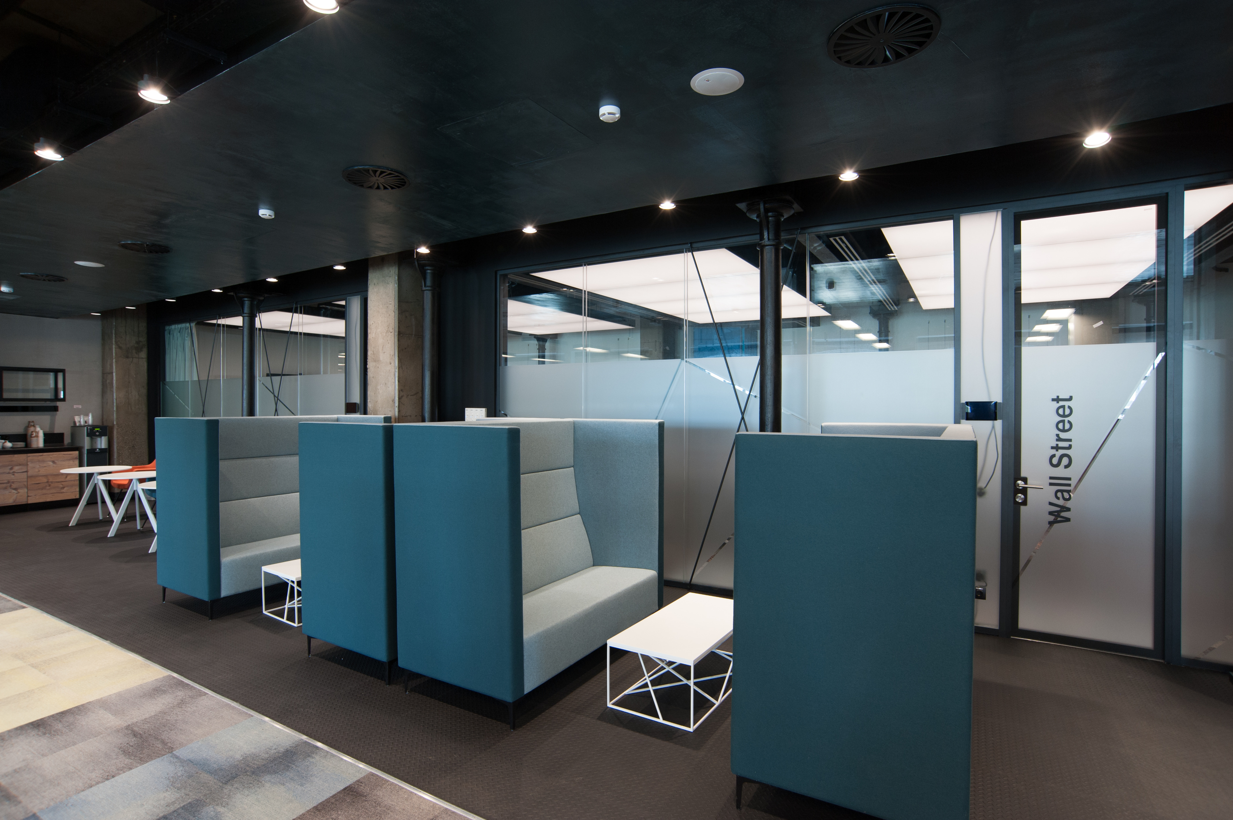 align technology 办公室-- 工业风与舒适的完美结合-9