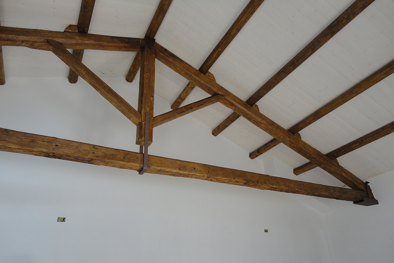 意大利佩萨罗废弃工厂改造办公室-8