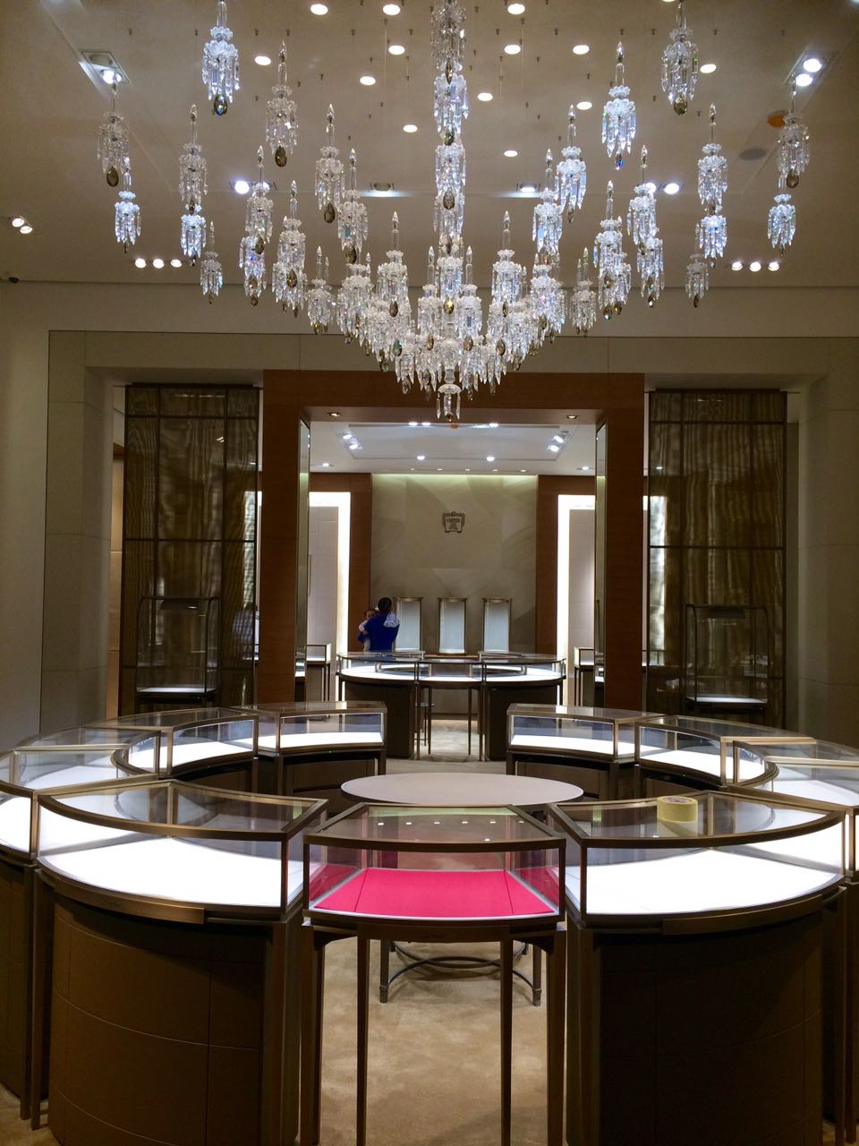 卡地亚精品店 | 独特的设计风格与高品质的室内体验-0