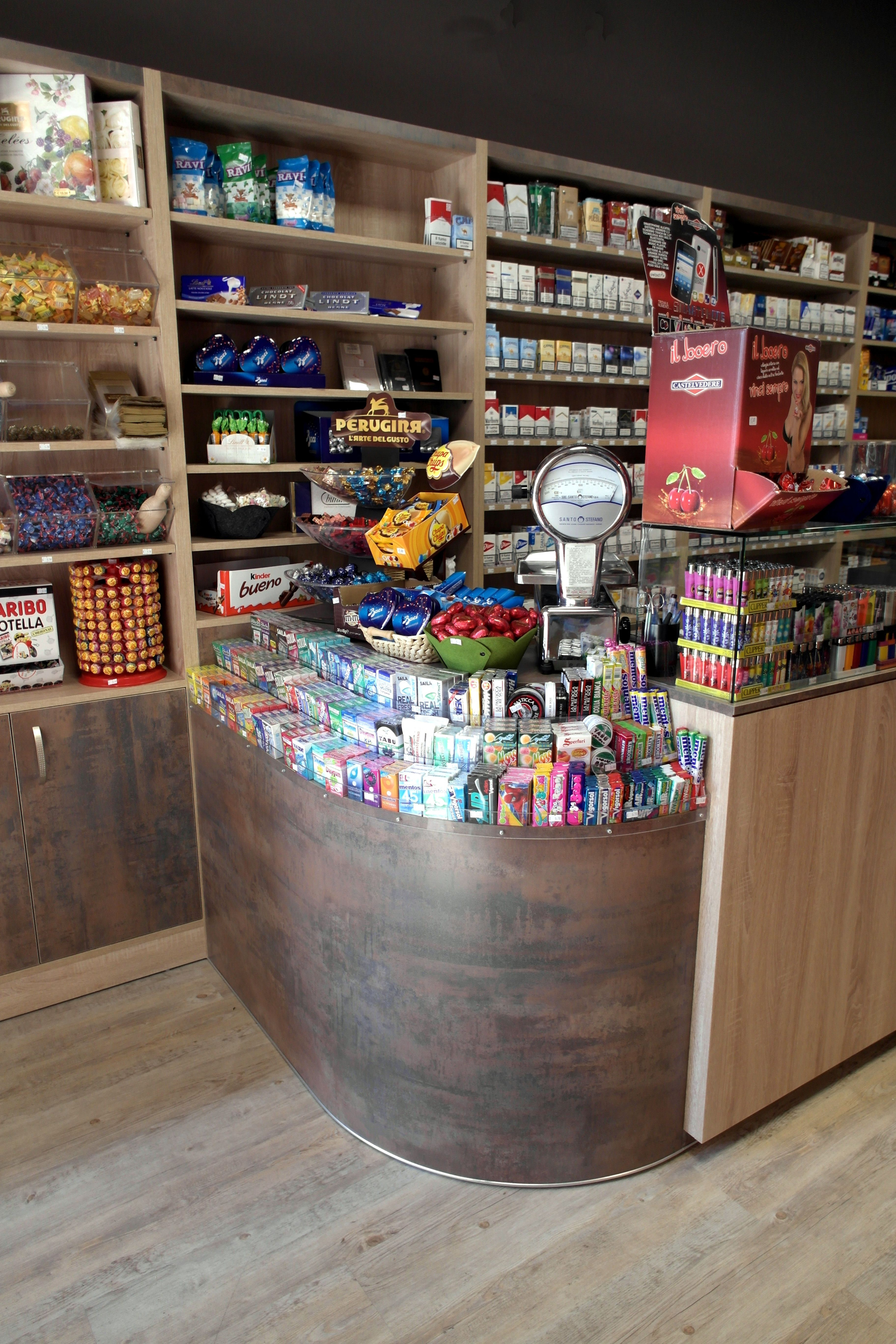 克里斯蒂安烟草店-0