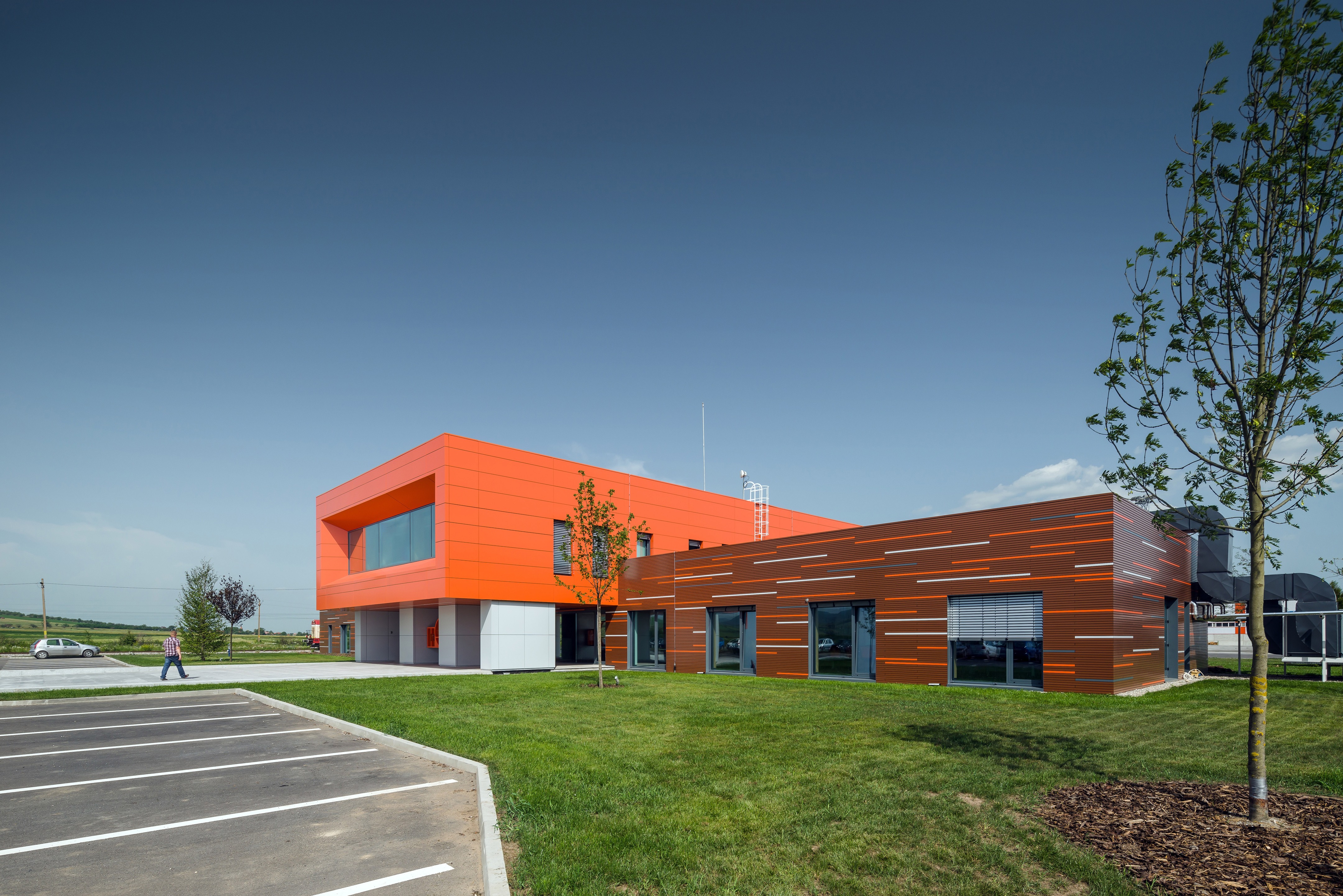 欧洲首例 CLT 结构多舒适办公建筑-0