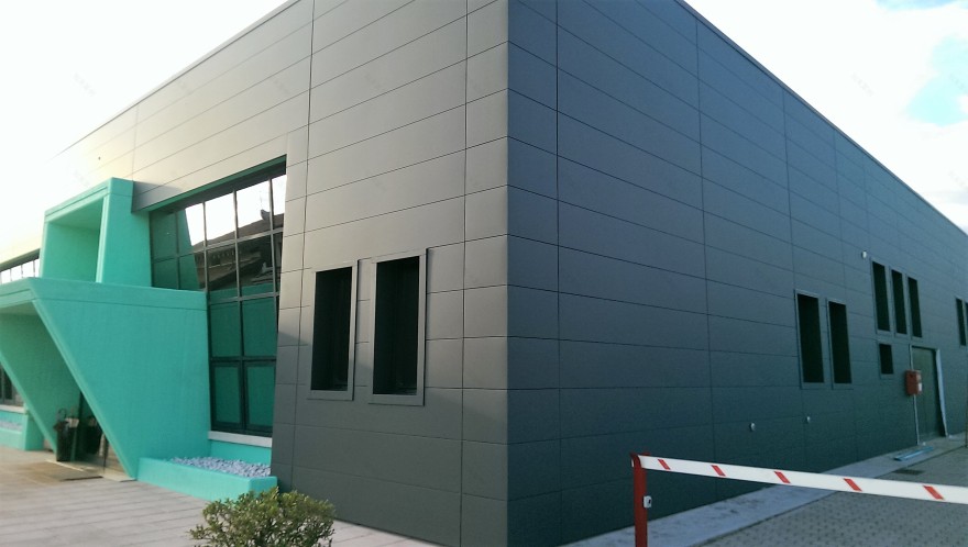 2016 年完成的面砖通风办公楼翻新-4