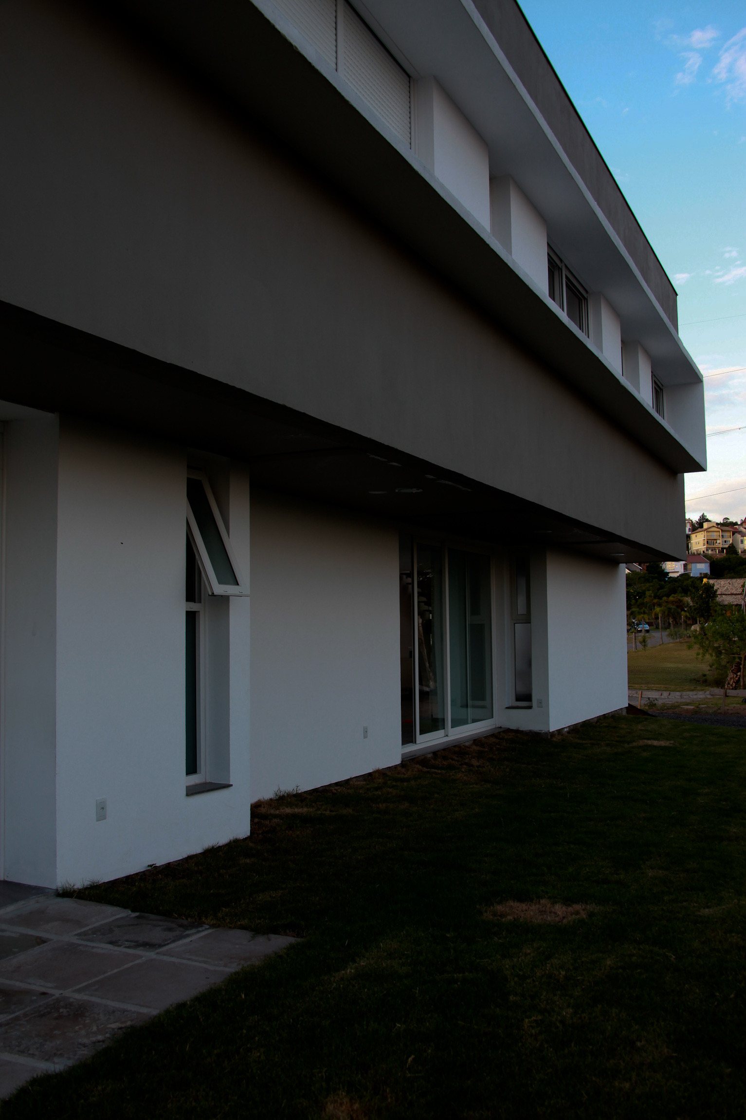 友宅共生 | 融合景观与功能的 445 平米单家庭住宅设计-8