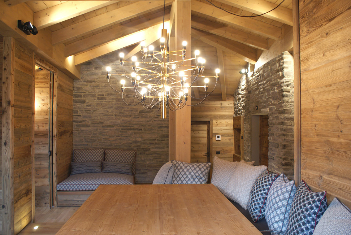 2018 年完成的阿尔卑斯山间别墅设计-1