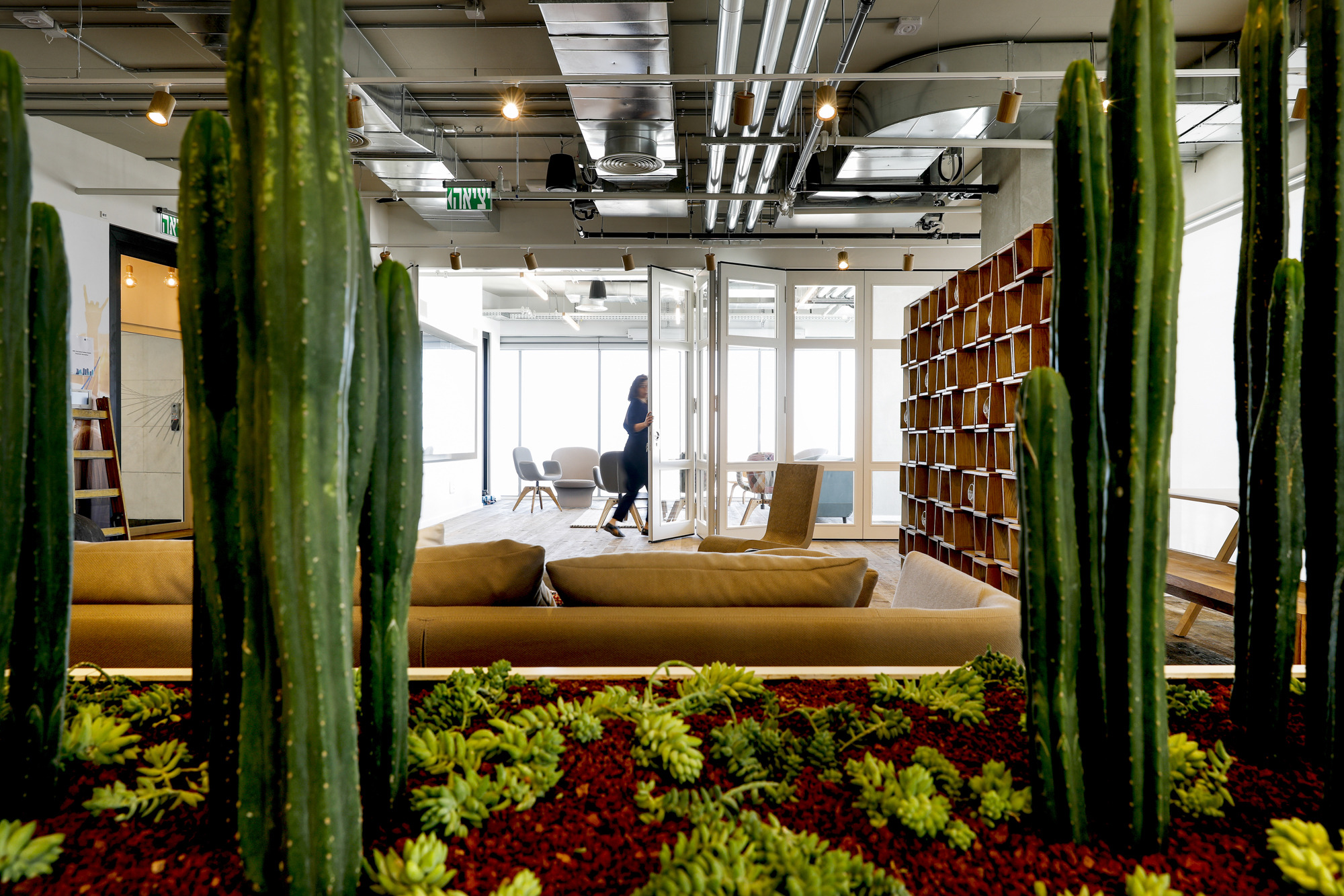 融合城市景观的 VISA 创新中心-5