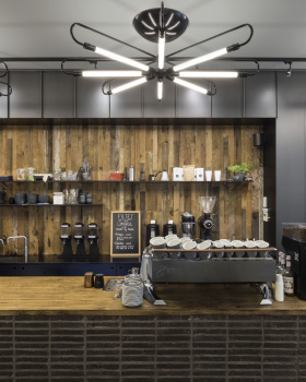 裸露咖啡馆（NAKED espresso）