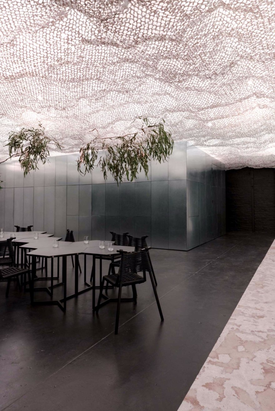 多元空间的无限可能——RUSSELL & GEORGE 的一站式工作休闲场所-17