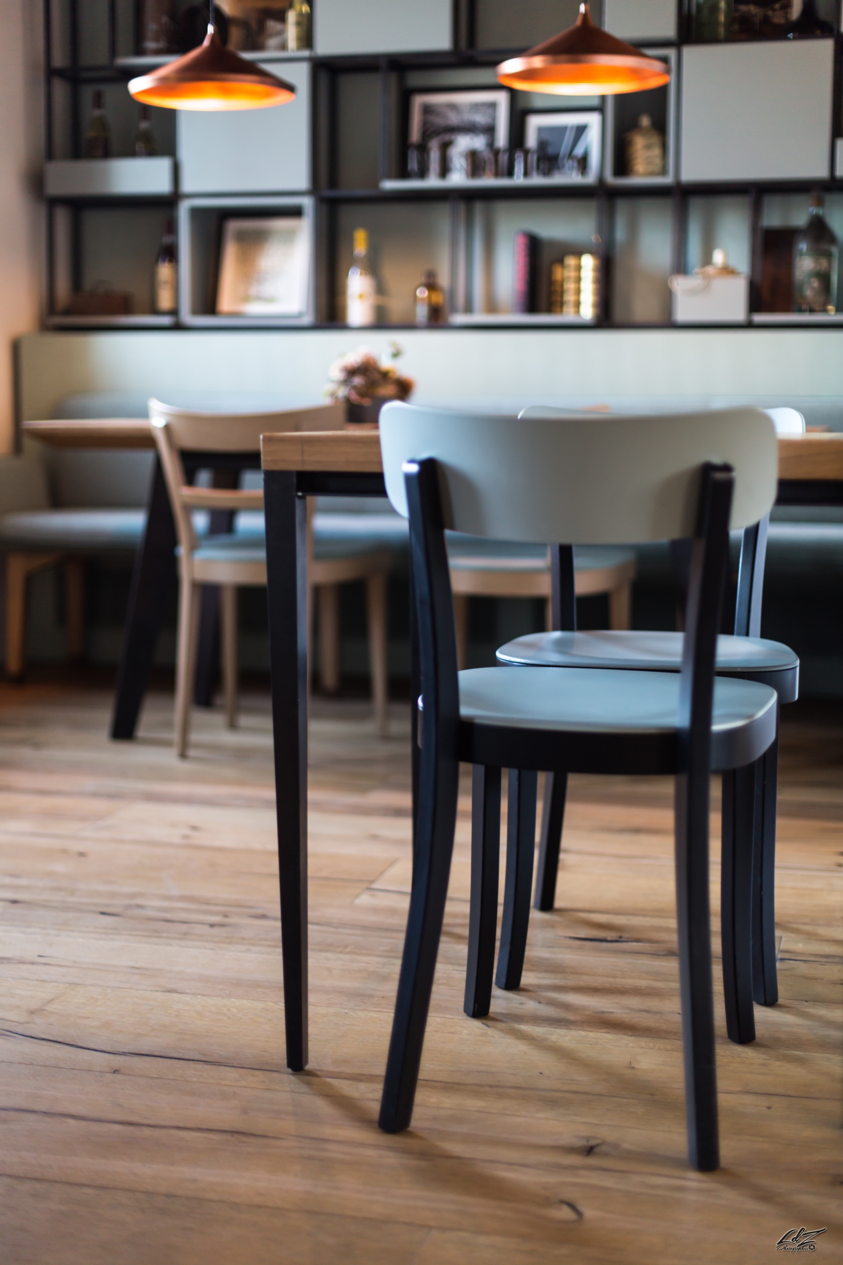 意大利百年酒厂变身复古咖啡馆-7