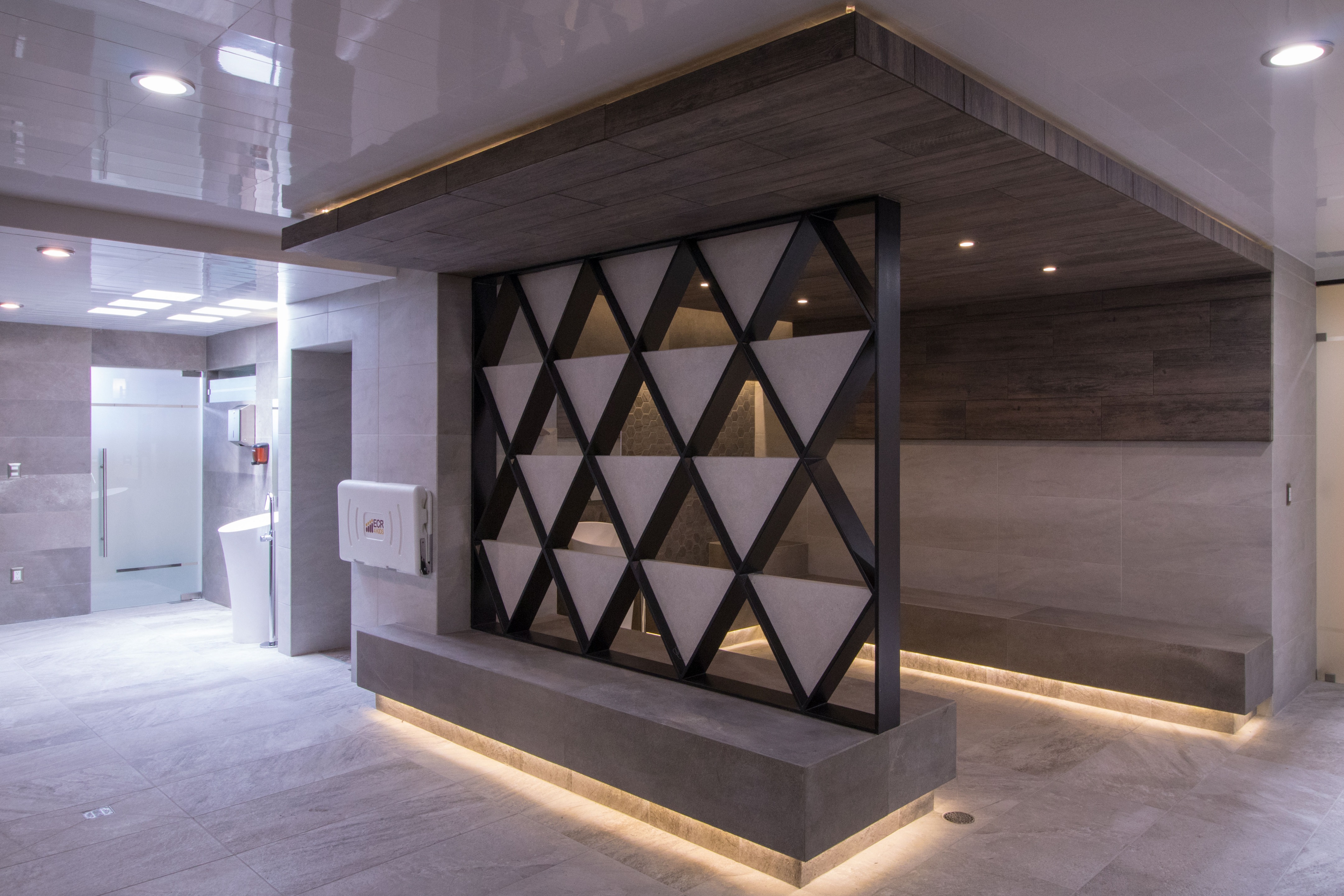 墨西哥乡村俱乐部拉斯·乌尔塔斯浴室和更衣室翻新-2