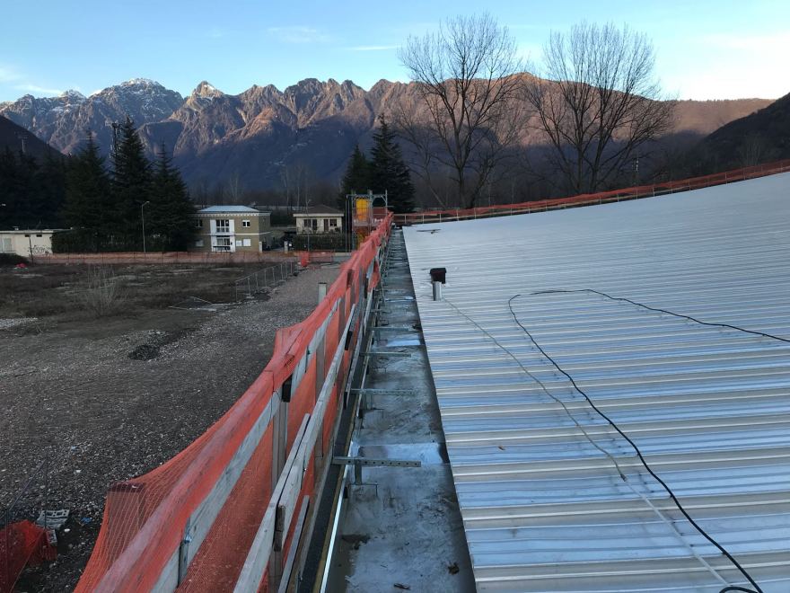 意大利 Gravellona Toce 多功能体育中心——创新金属顶棚设计-2