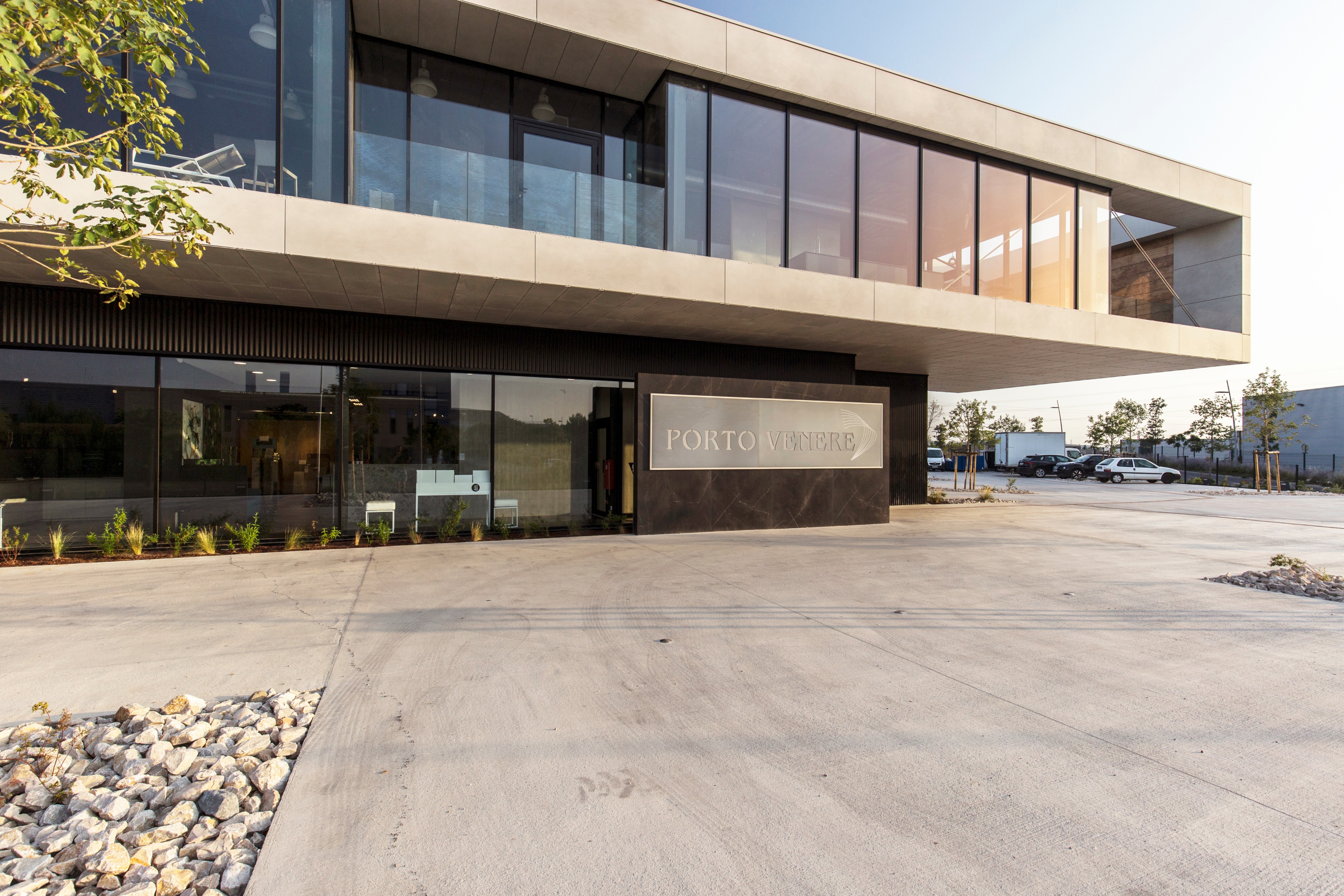 意式简约风 玻璃展示空间-8