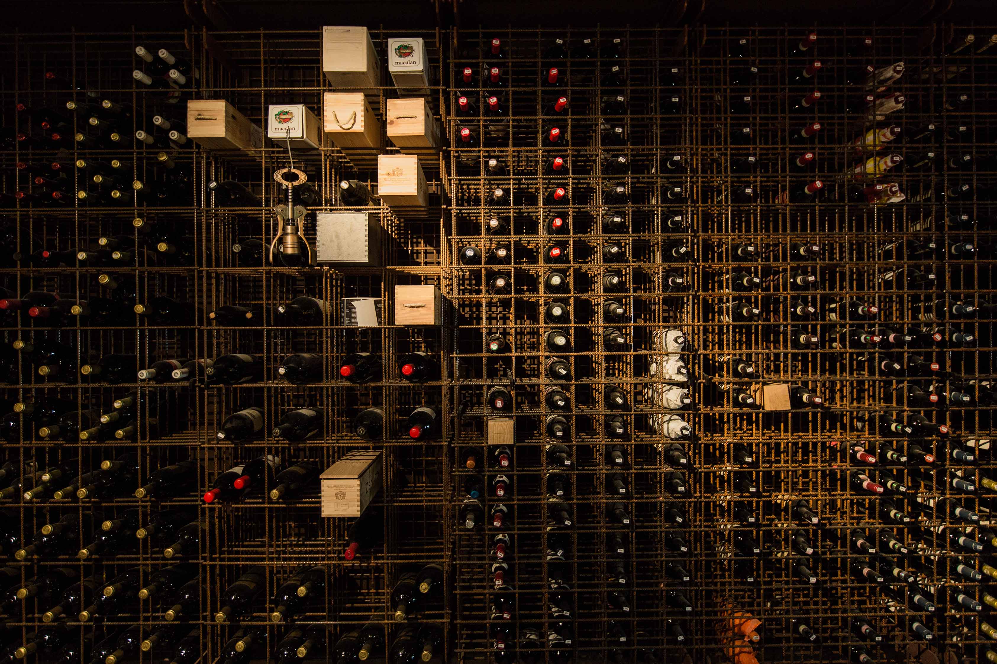 意大利地下葡萄酒图书馆餐厅设计-3