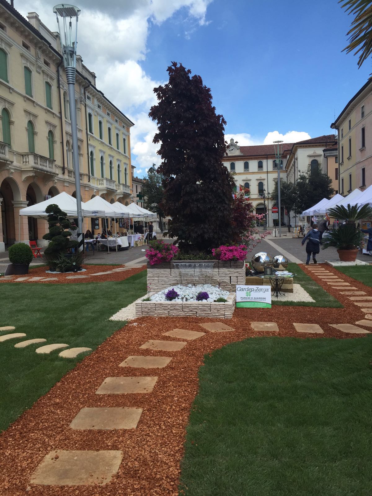 2016 年意大利公共广场家具定制案例-4