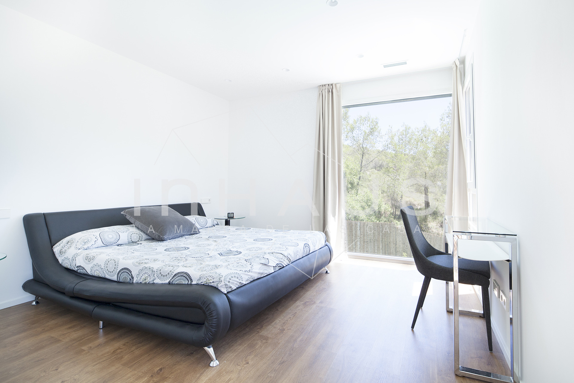 巴塞罗那简约现代模块化别墅-20