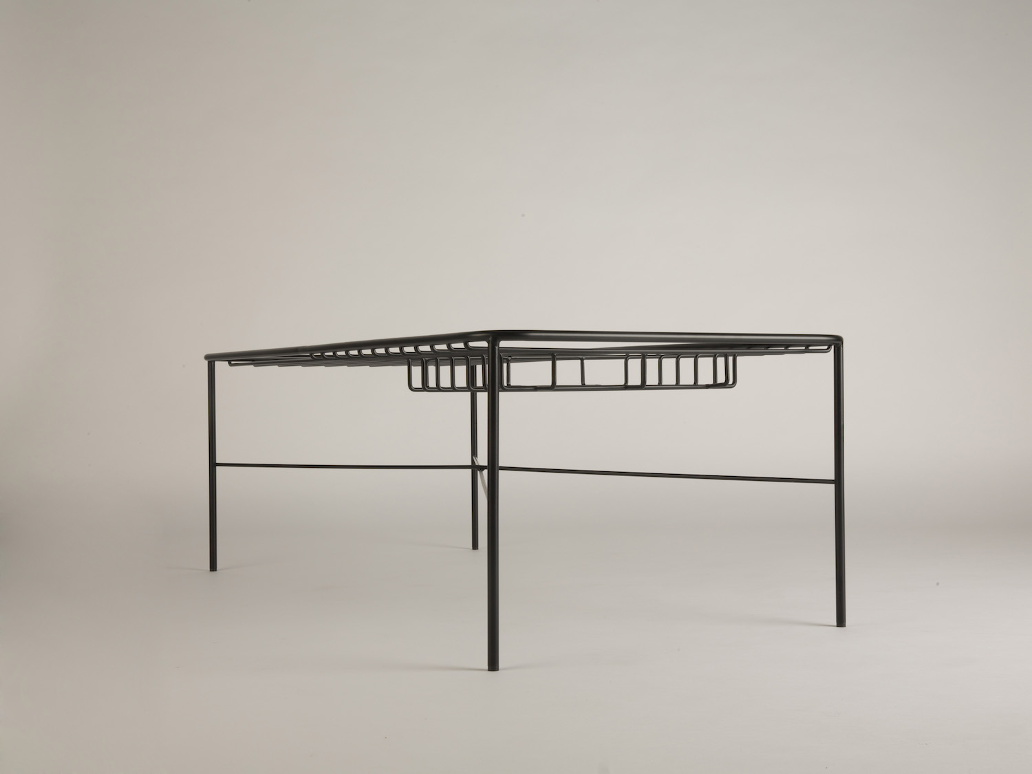 线系列咖啡桌 | 乔治·赖丁的被动-- 主动物体关系探索-19