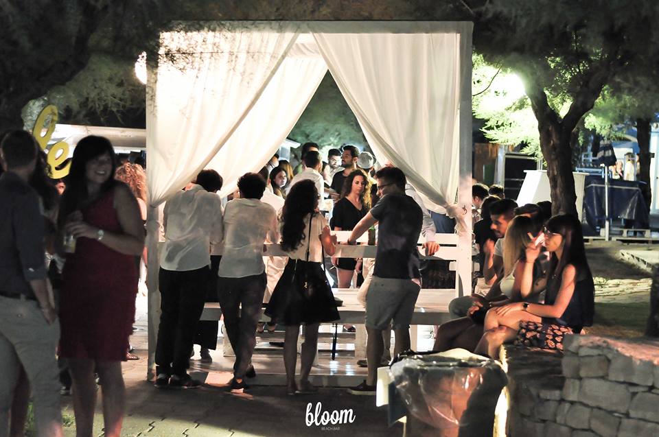 2013 年完成的 Bloom 海滩酒吧 | 木质结构与海洋风情的完美融合-14