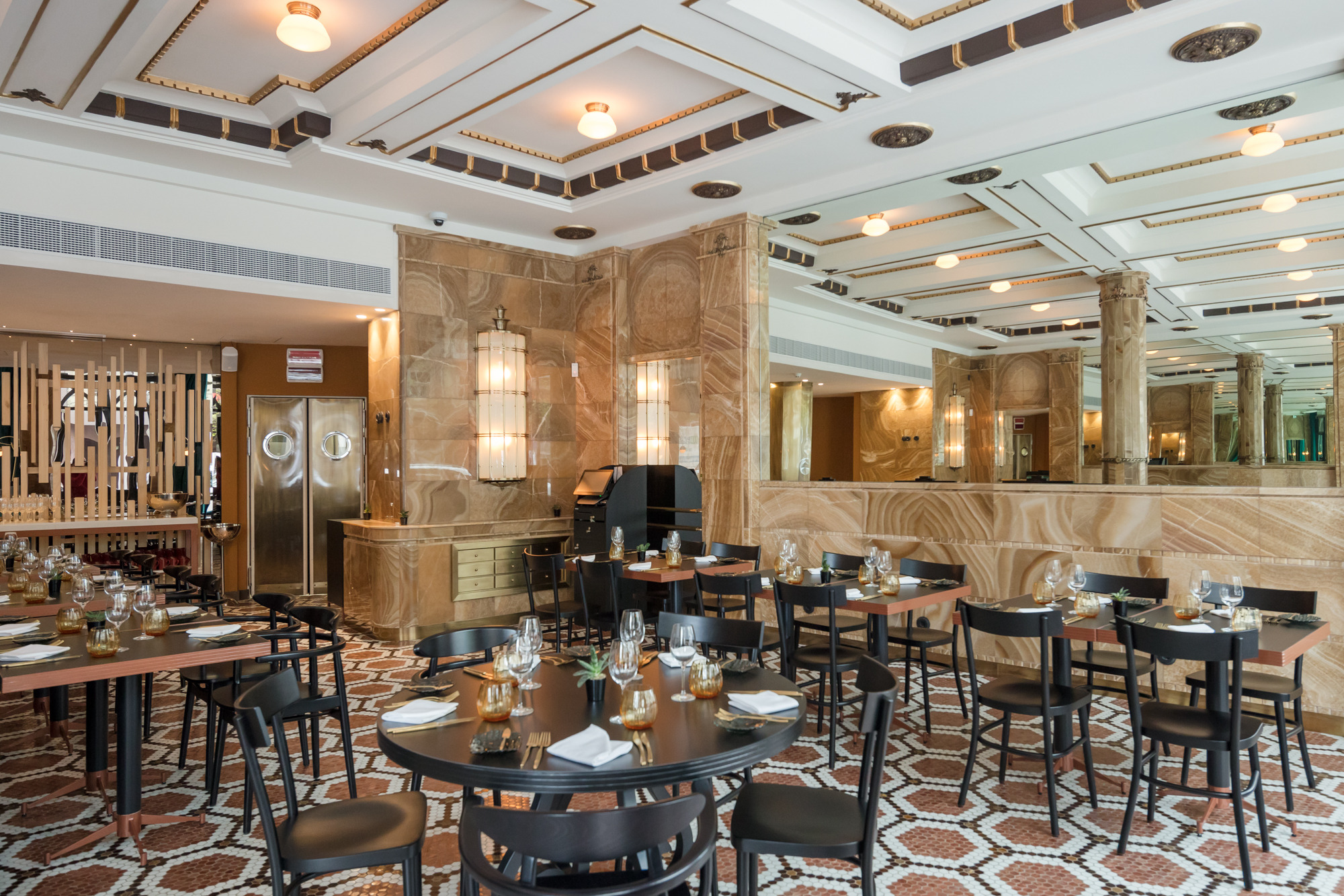 葡萄牙波尔图历史建筑“A Brasileira”酒店的修复与新生-77