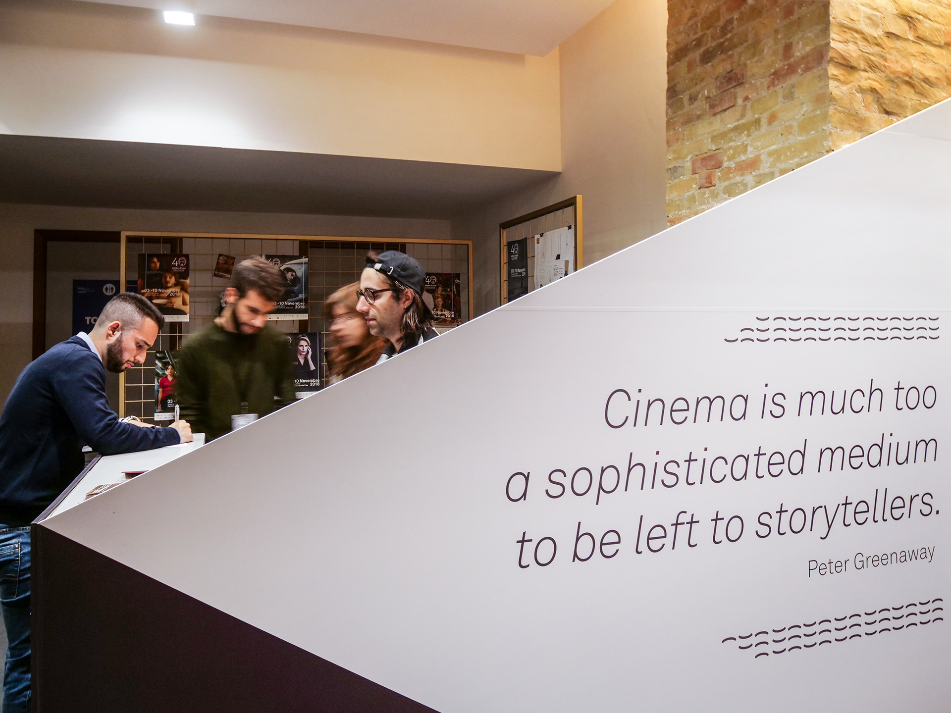 40 载光影盛宴 · 金童像的室内设计展-5