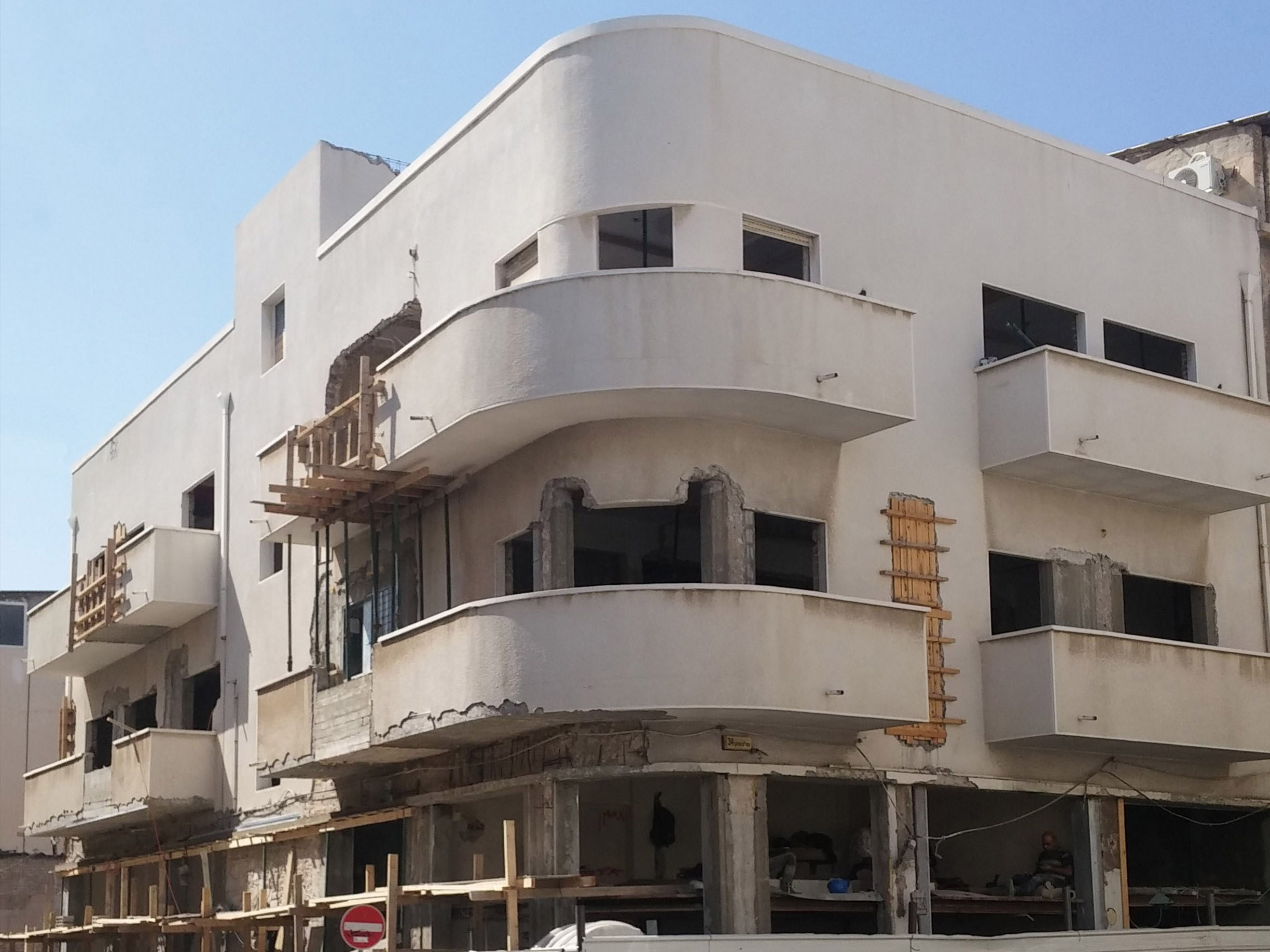 经典公寓楼的现代改造,打造多样化住宅空间-9