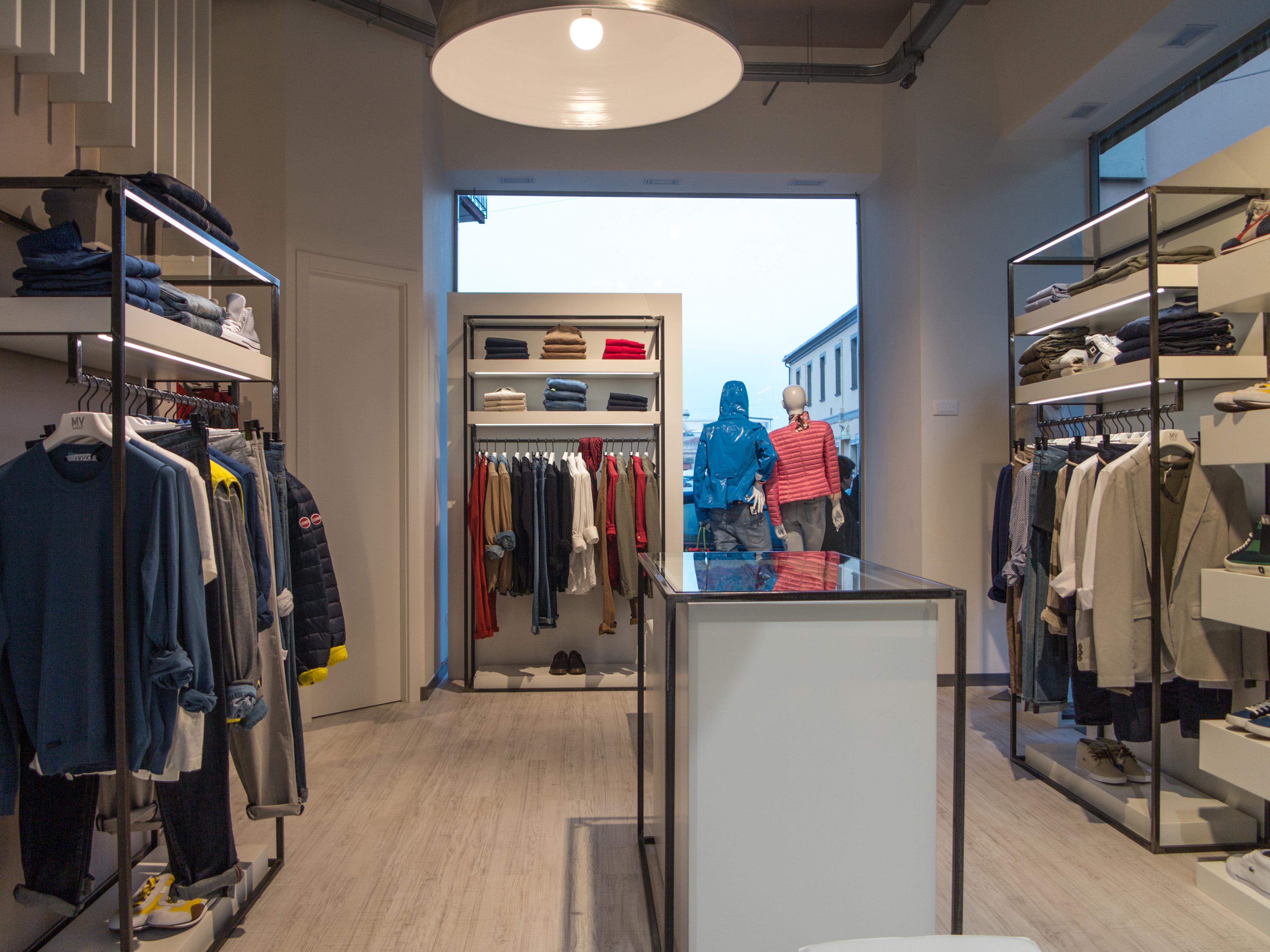 2015 年完成的“My Wear”木结构展示店-1