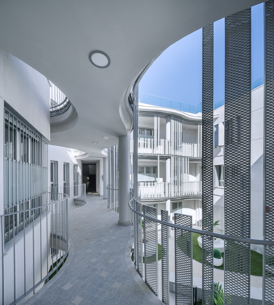 融合历史与当代的塞维利亚多户住宅-15