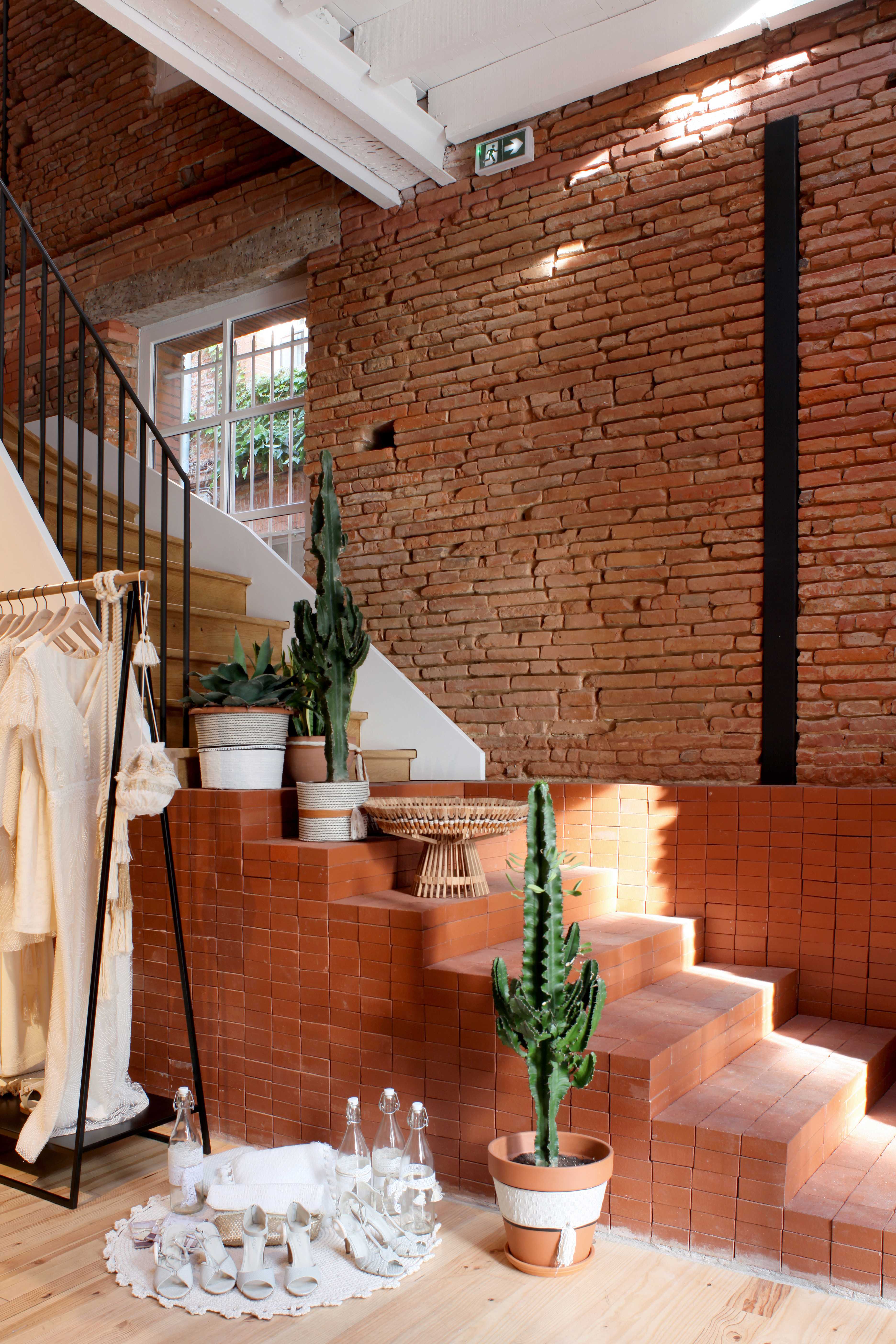 苏孙品牌店 | 四层空间无隔墙,历史建筑里的现代商业之美-4