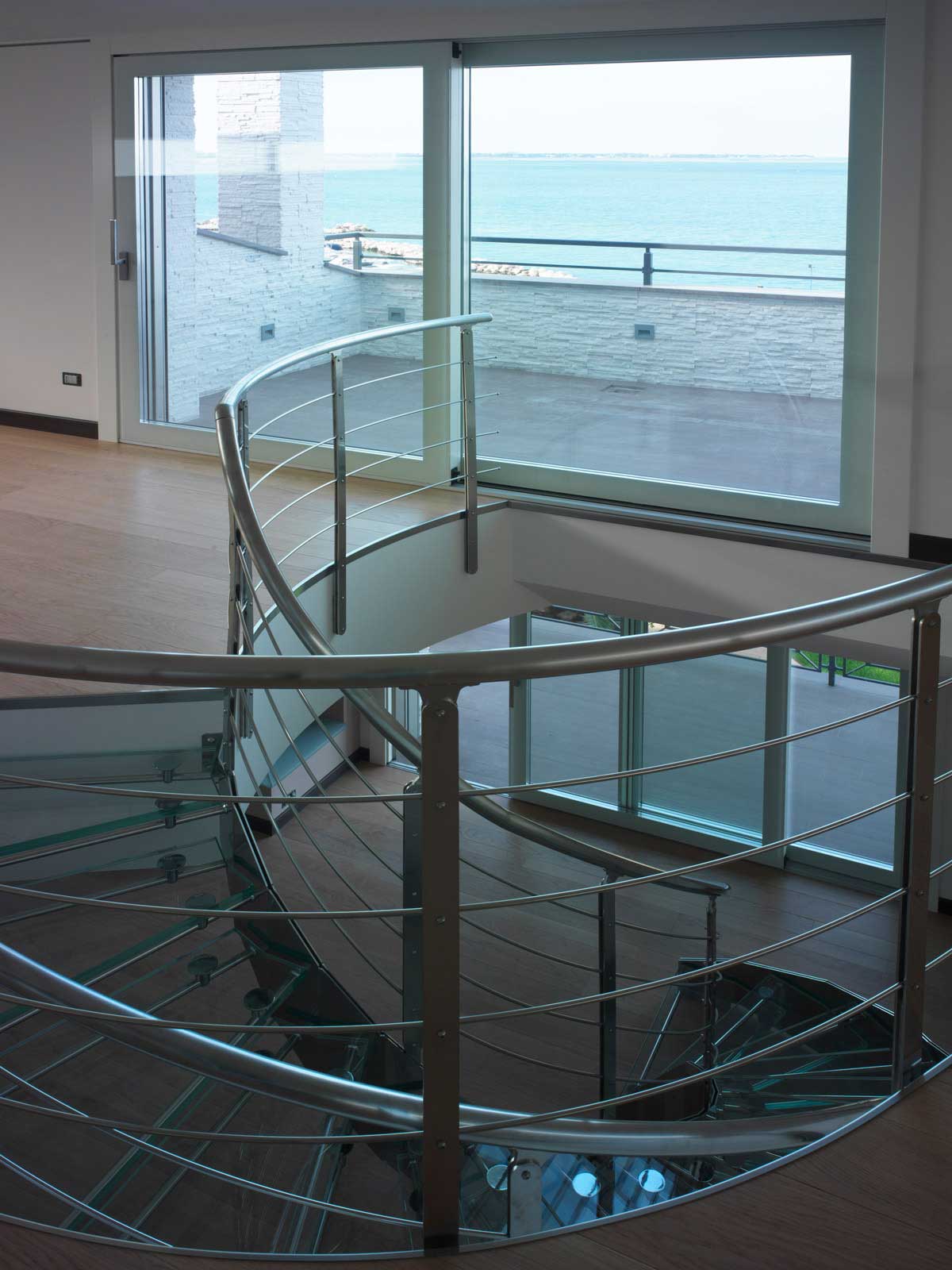 意大利滨海别墅，简约奢华之美-8