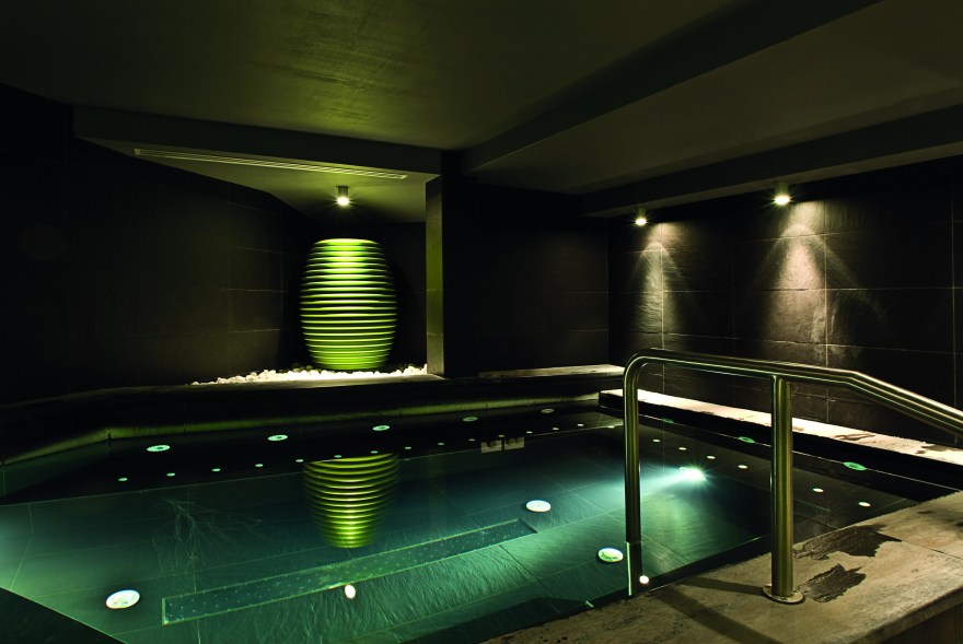 意式运动中心变身水疗 SPA,黑石魅力营造温馨氛围-1