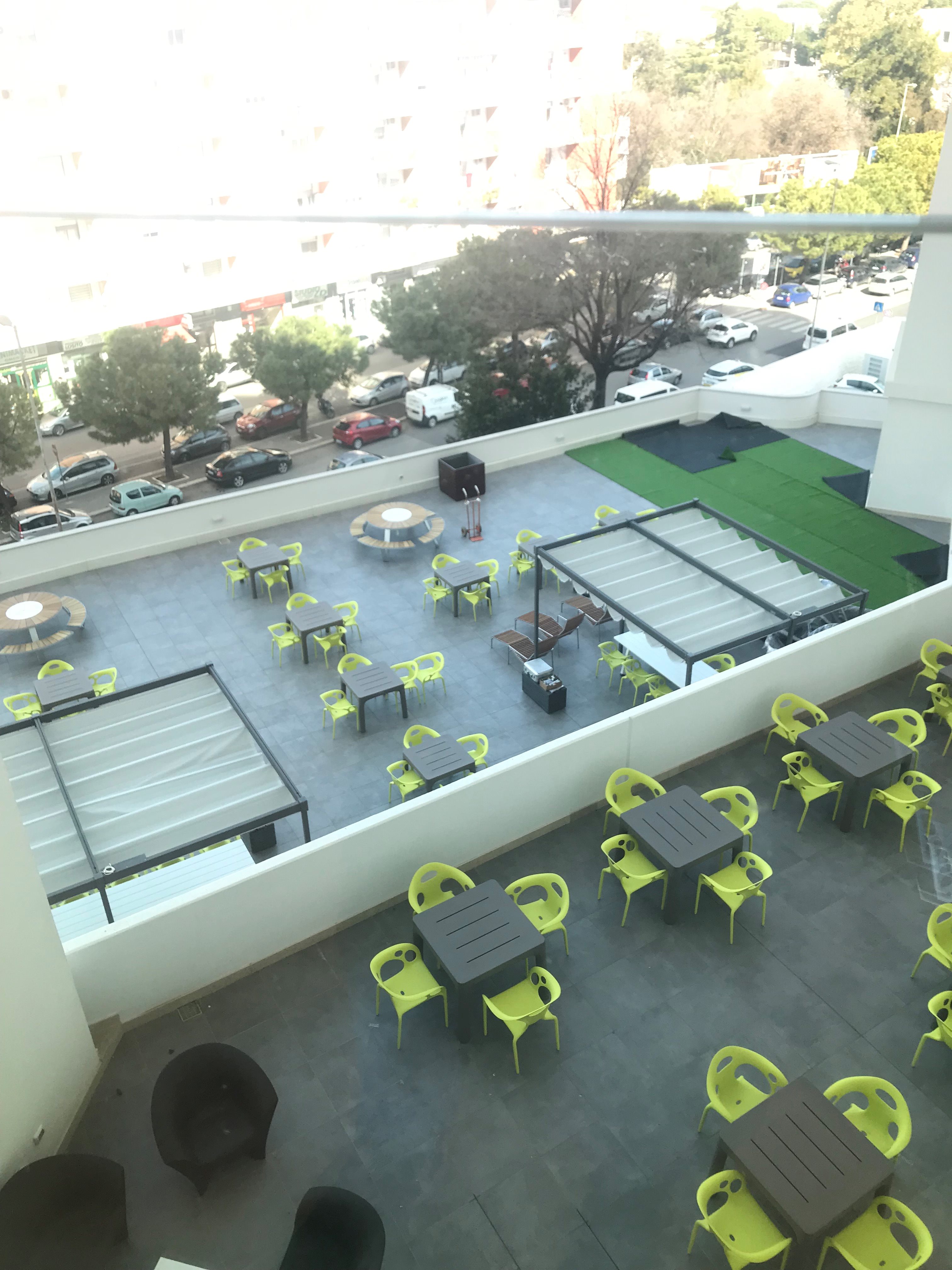 电信公司总部打造高效休闲办公空间-52